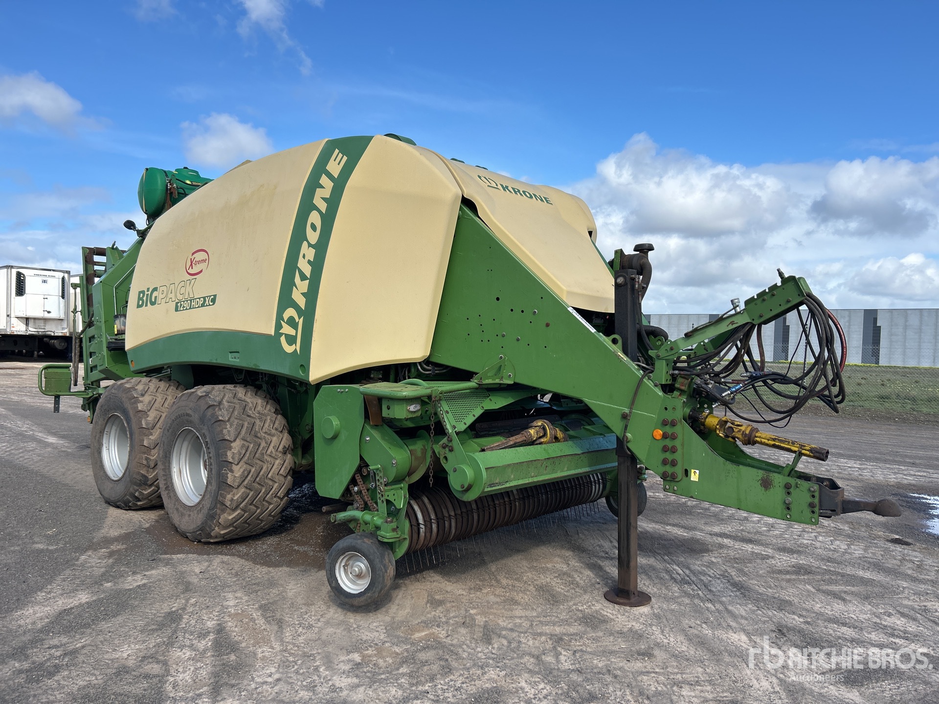 General Appearance with Foto, angolo anteriore destro