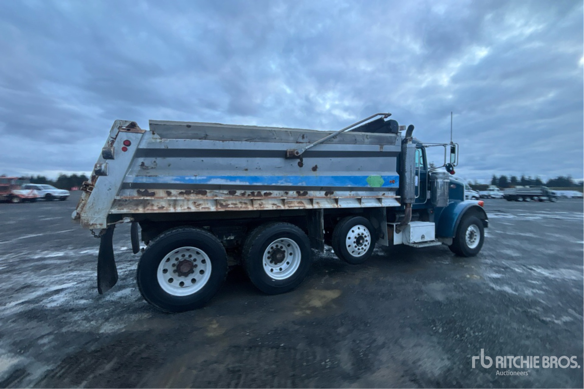 General Appearance with Imagen: esquina trasera derecha