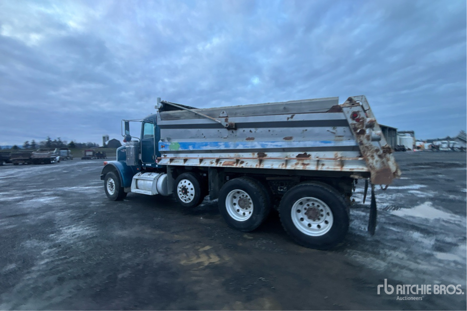 General Appearance with Imagen: esquina trasera izquierda