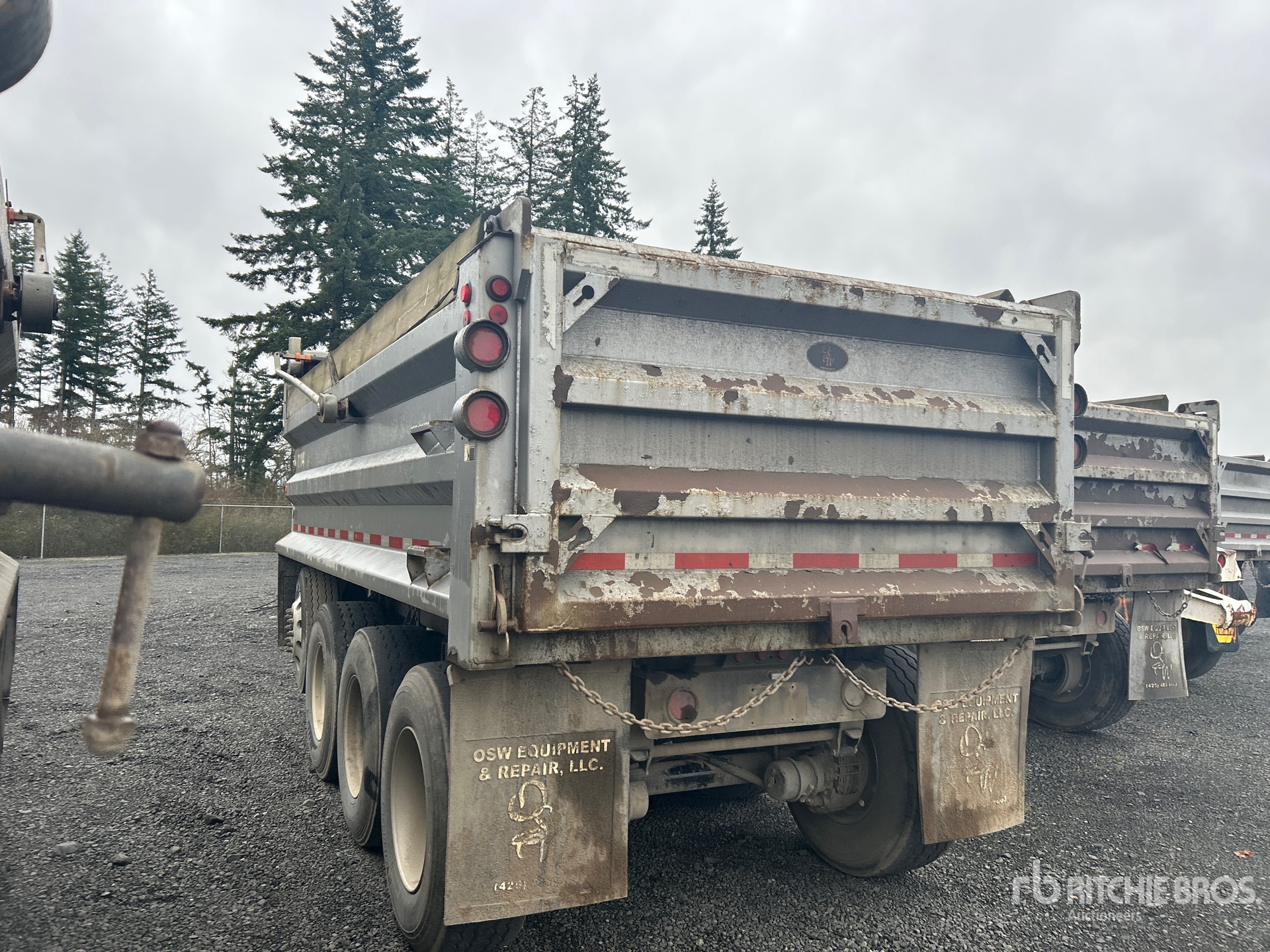 General Appearance with Foto, angolo posteriore sinistro