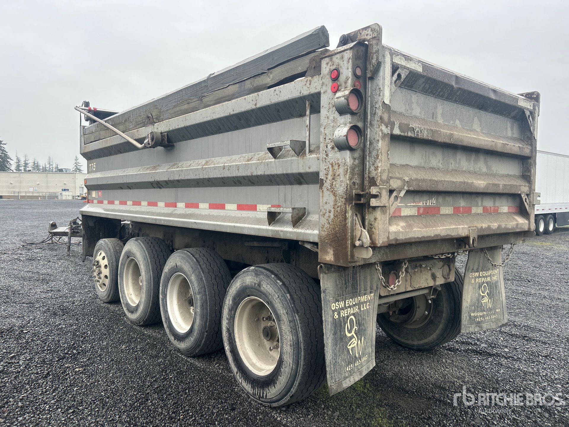 General Appearance with Foto, angolo posteriore sinistro