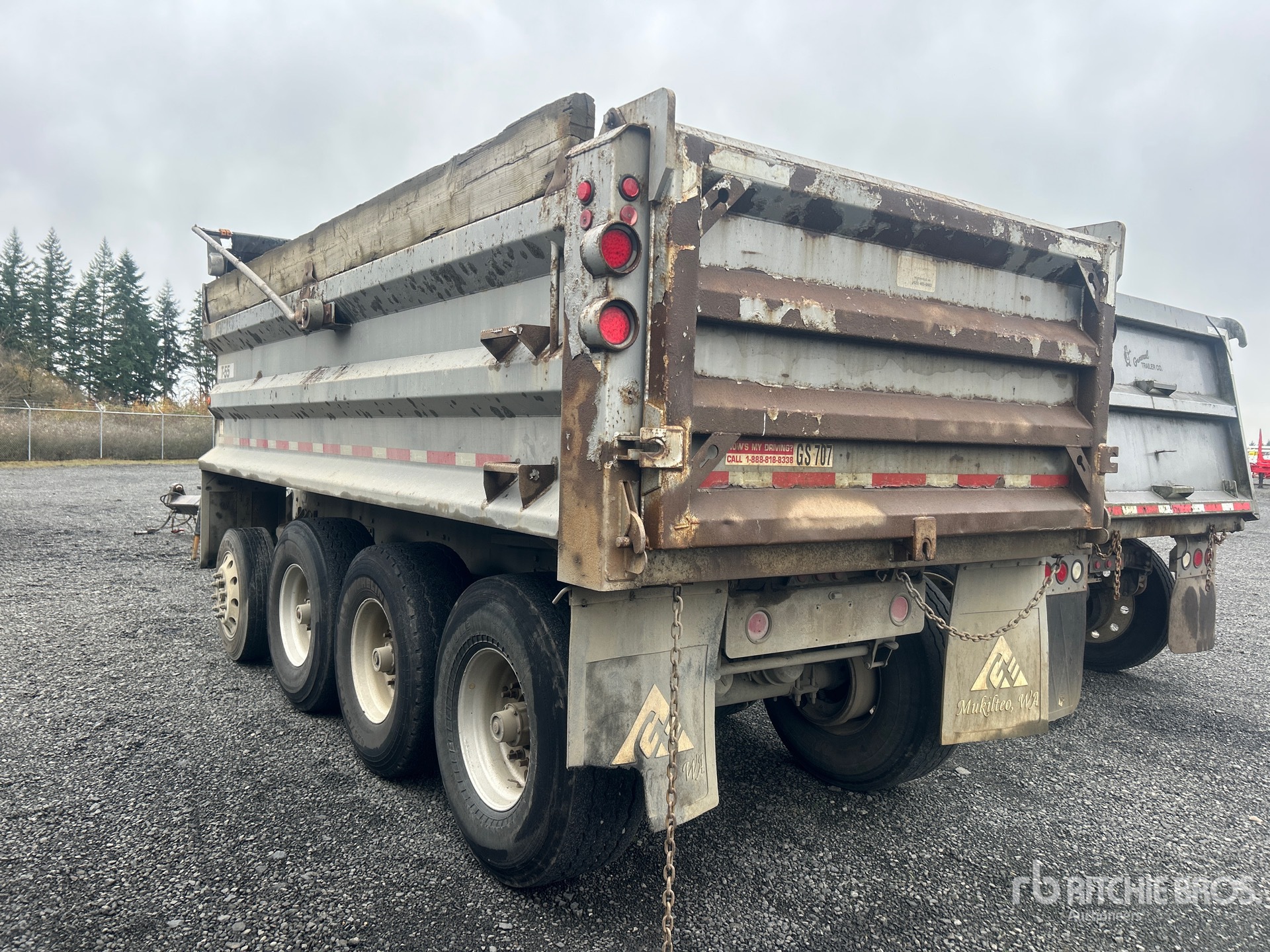 General Appearance with Foto, angolo posteriore sinistro