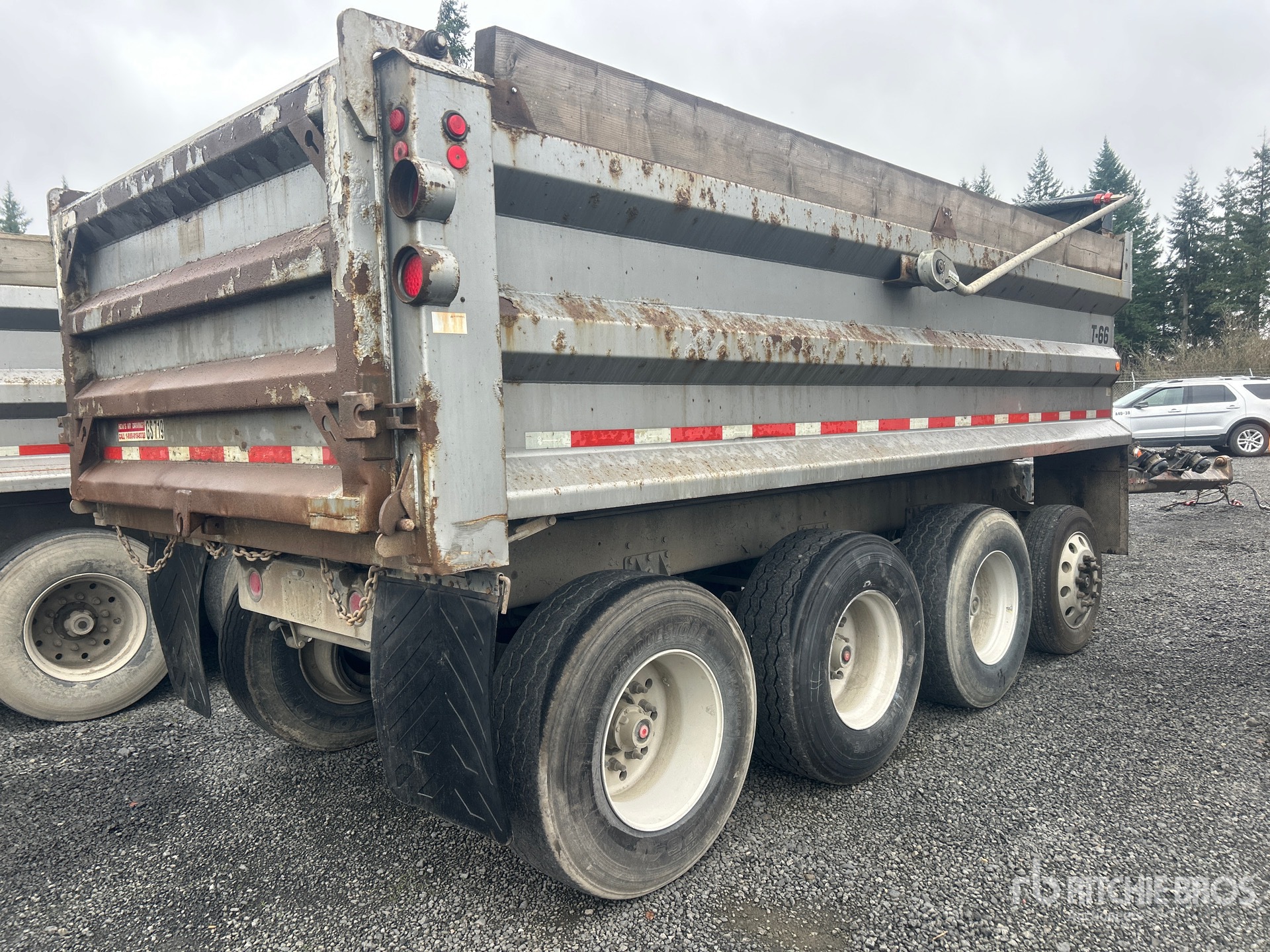 General Appearance with Foto, angolo anteriore sinistro