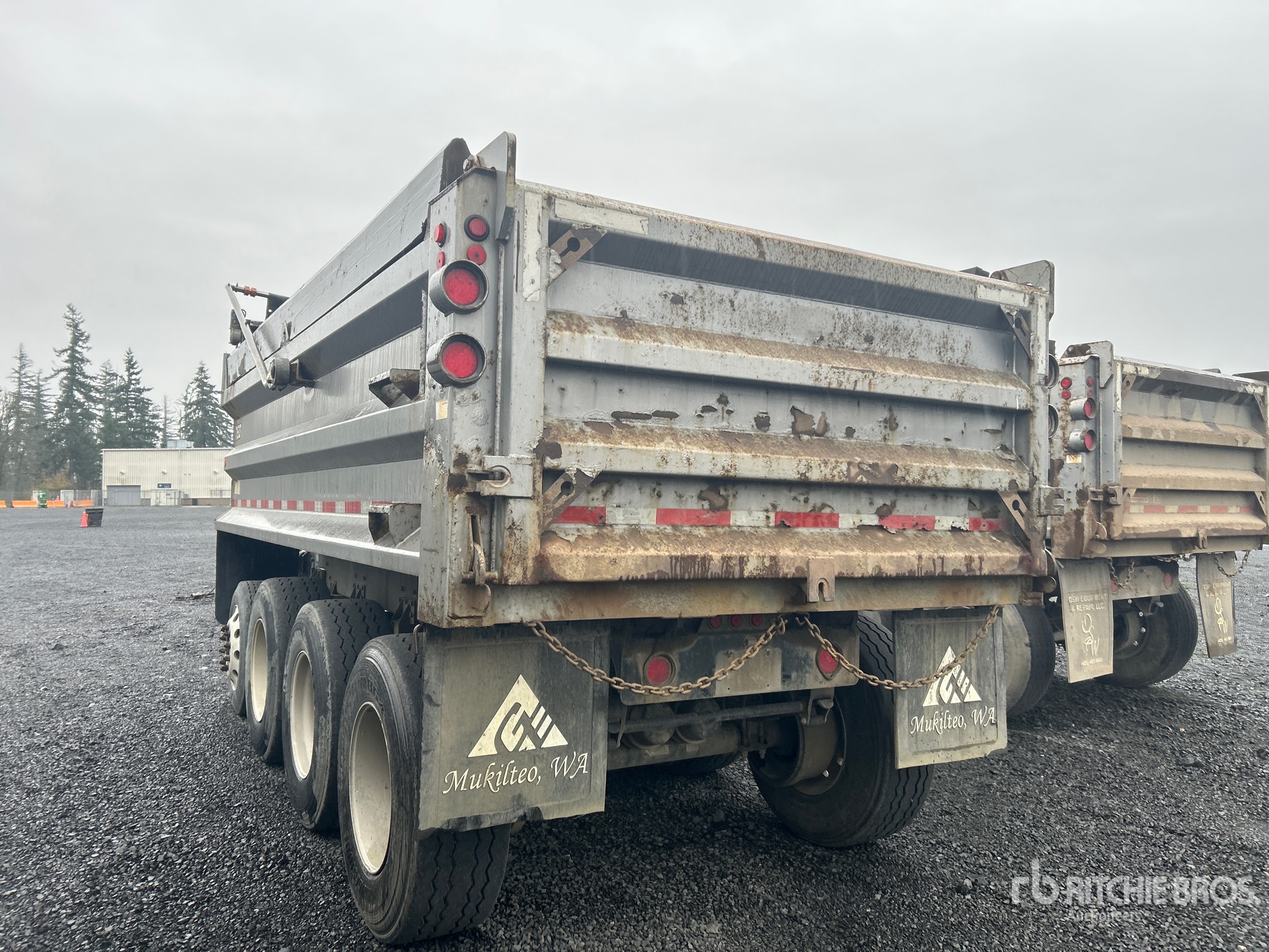 General Appearance with Foto, angolo posteriore sinistro