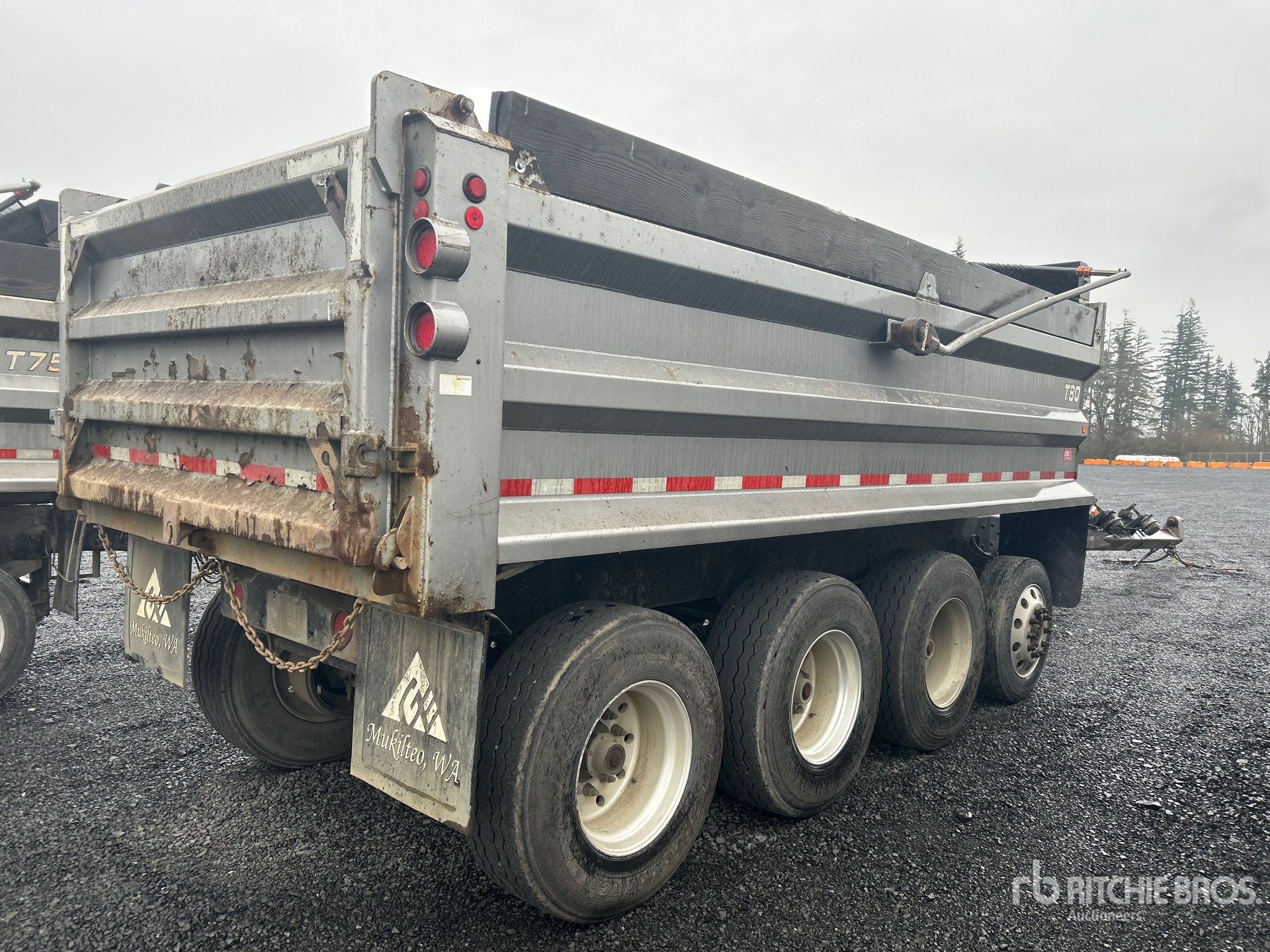 General Appearance with Foto, angolo anteriore sinistro