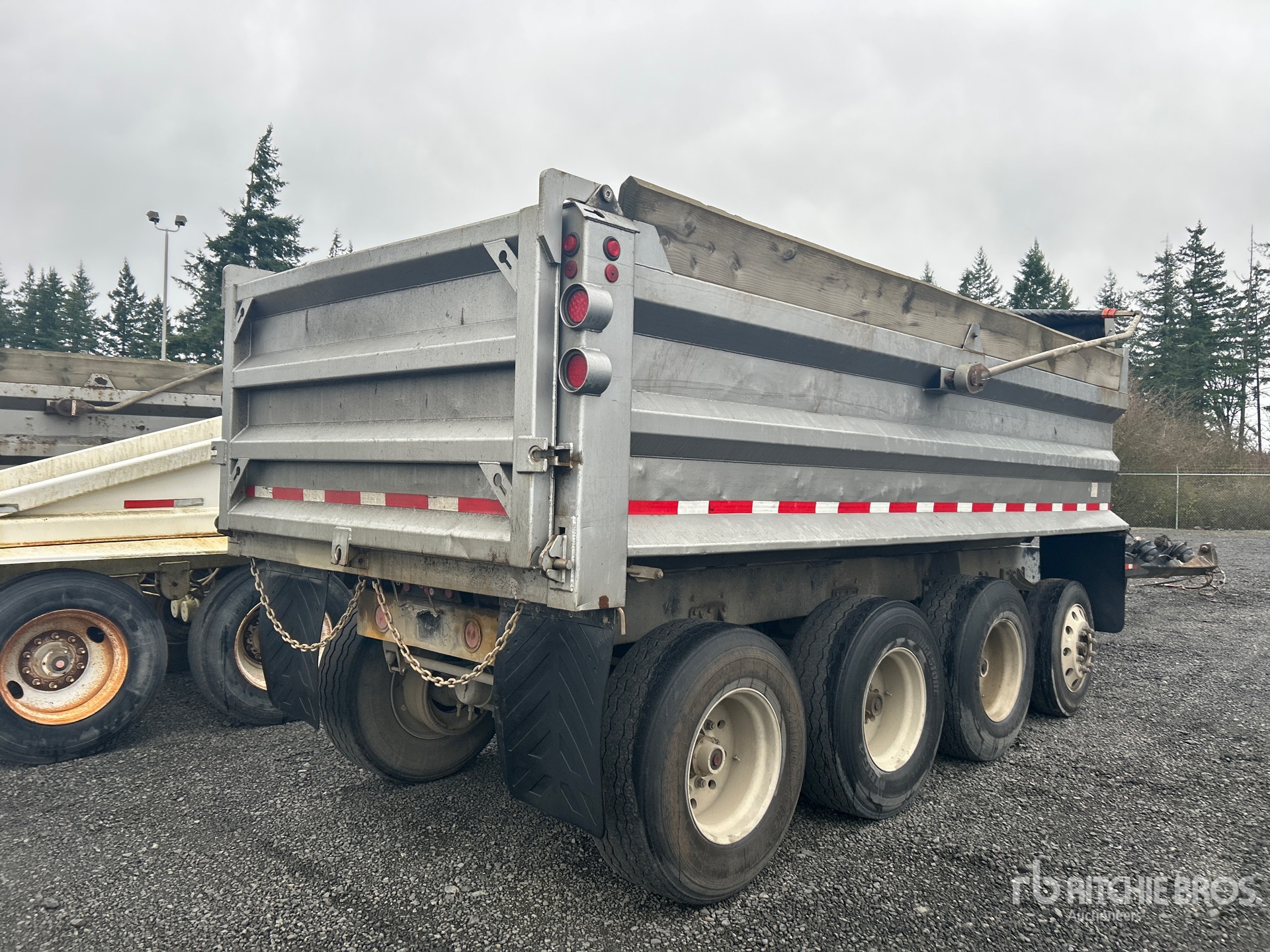 General Appearance with Image, coin arrière droit