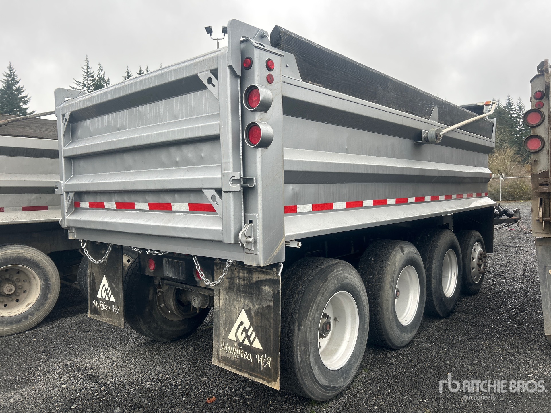 General Appearance with Image, coin arrière droit