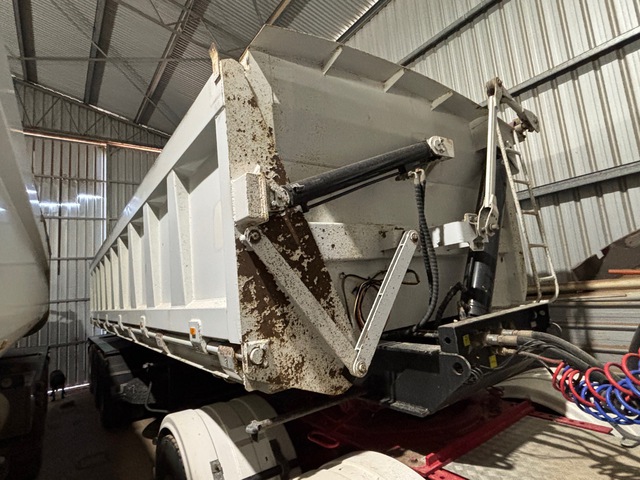 2022 Stonestar Tri/A Side Dump Trailer