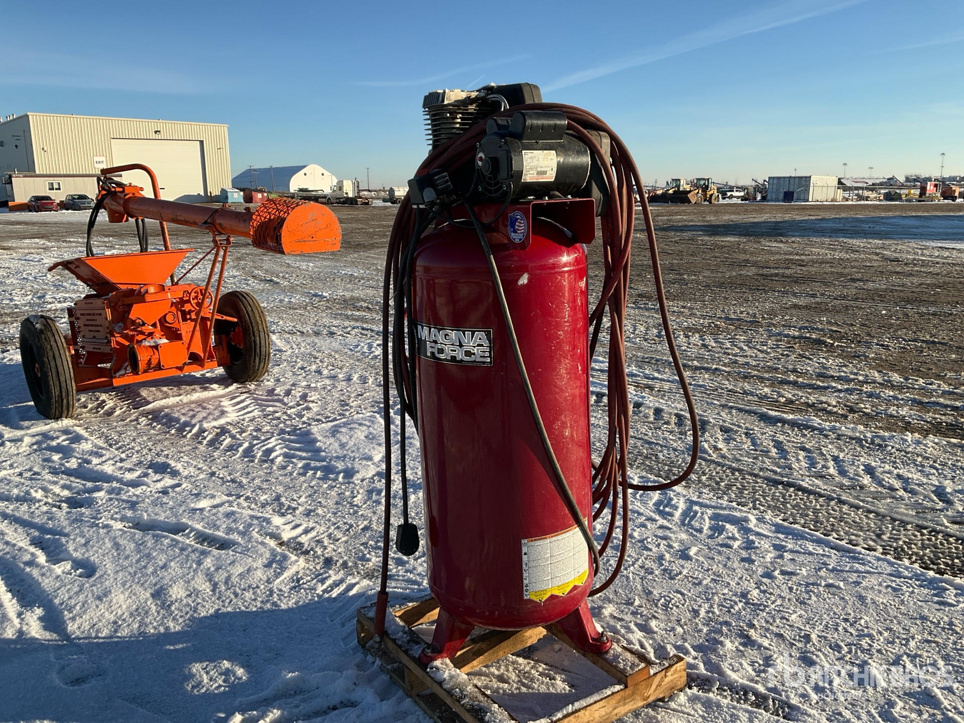 General Appearance with Foto, angolo anteriore sinistro