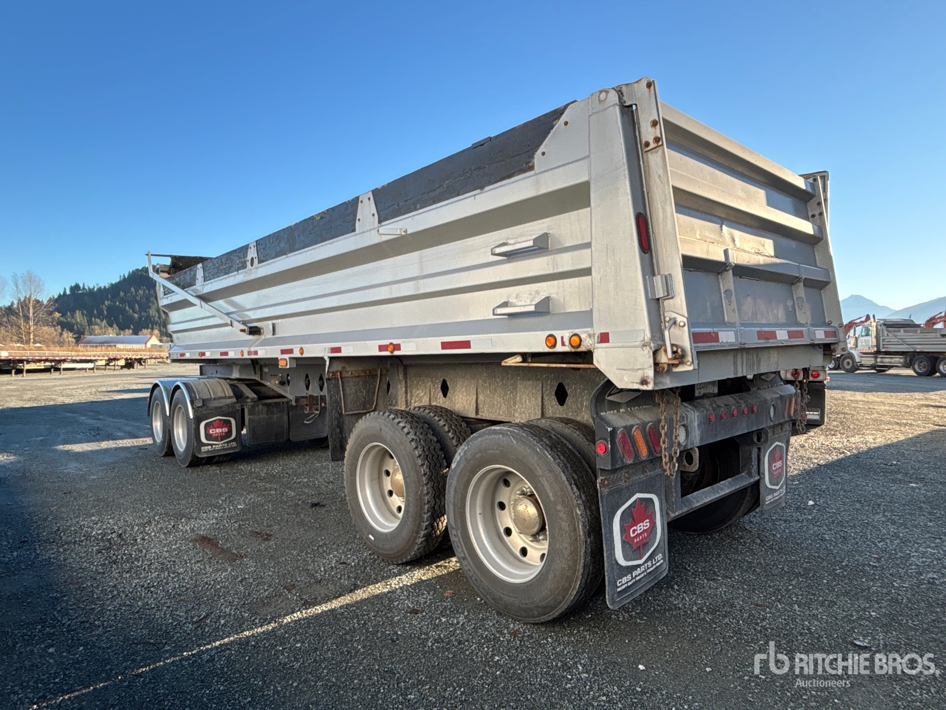 General Appearance with Bild, Ecke hinten links