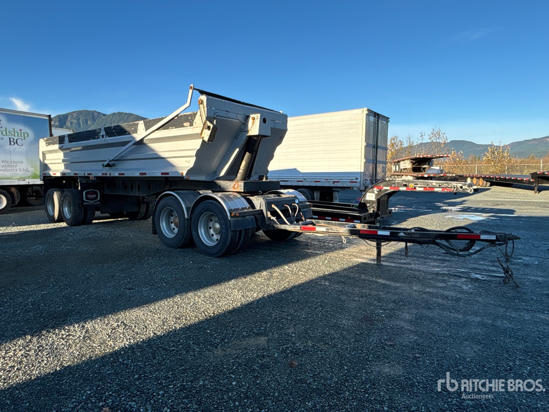 General Appearance with Bild, Ecke vorne rechts