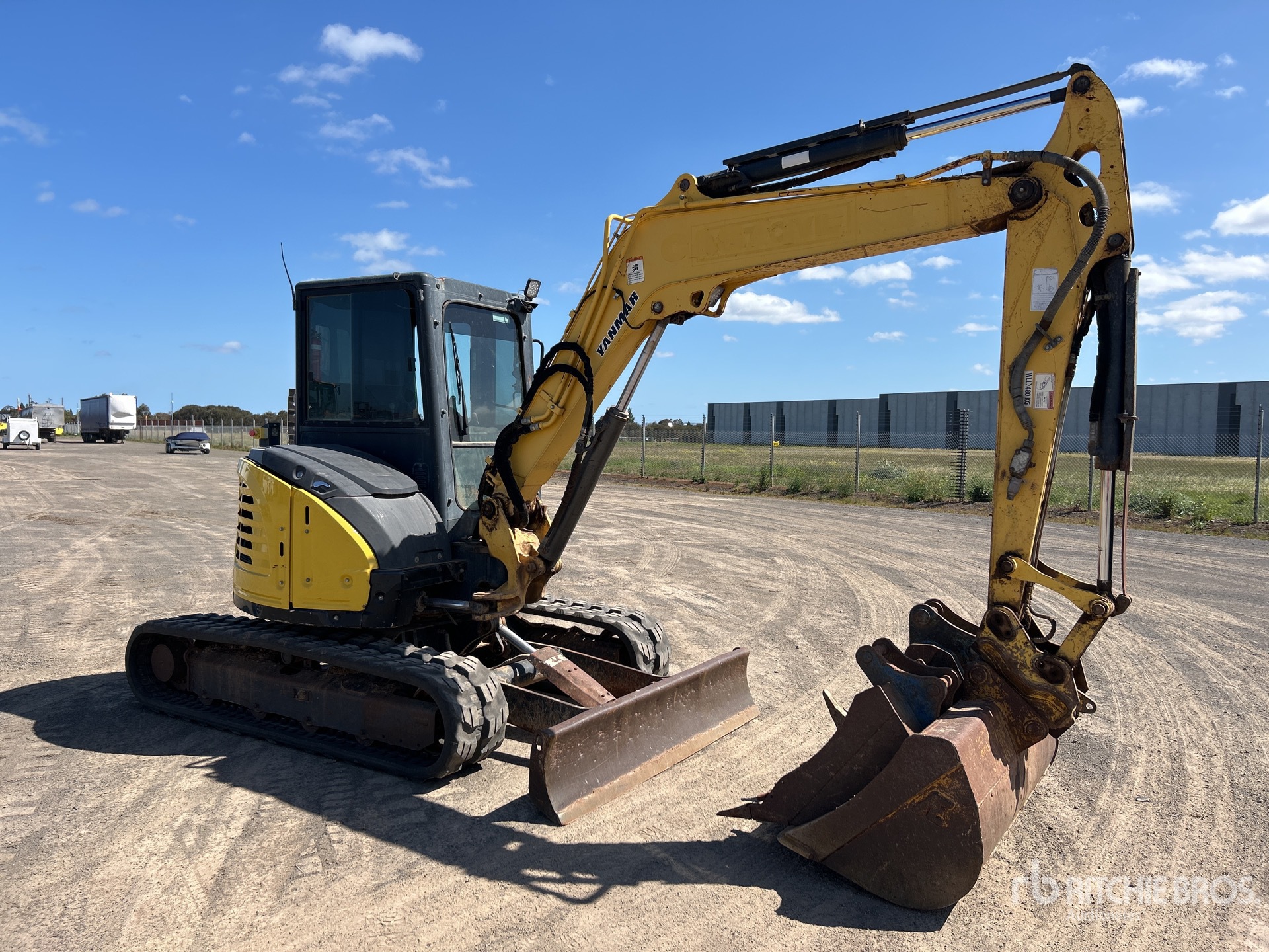 General Appearance with Picture, Right Front Corner