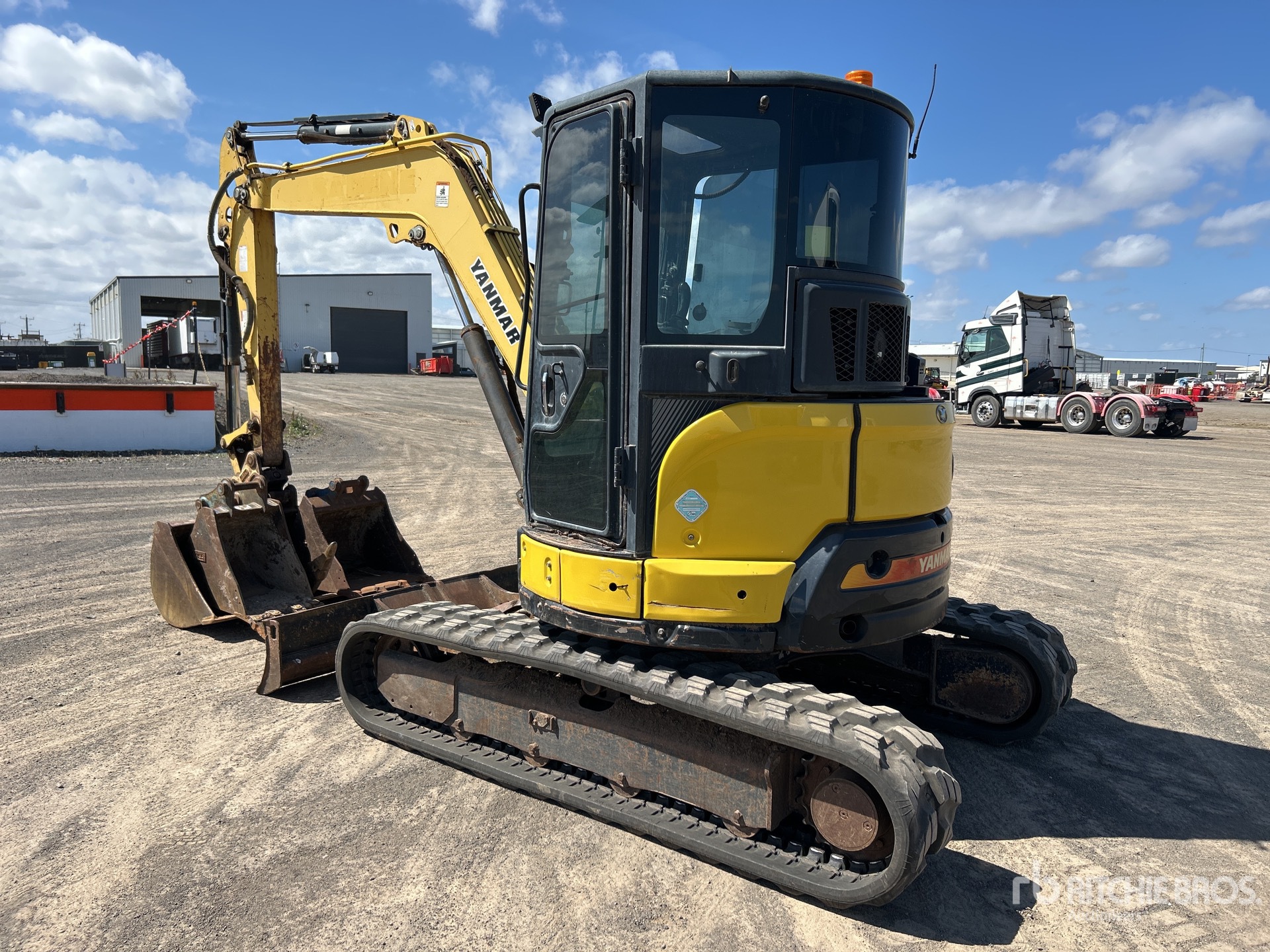 General Appearance with Picture, Left Rear Corner