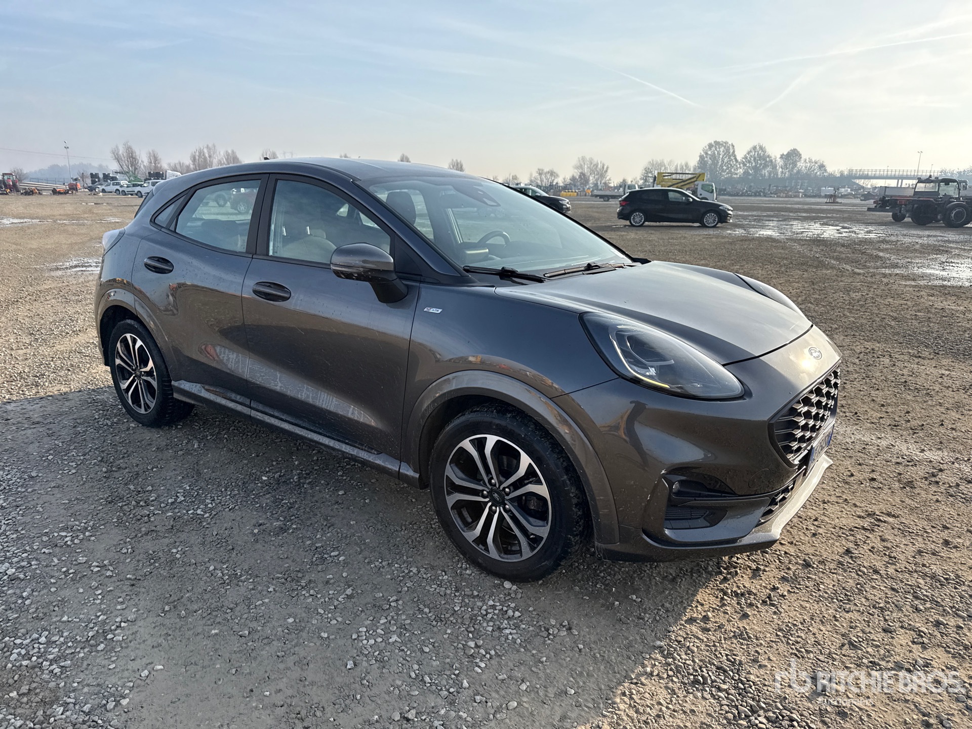 General Appearance with Picture, Right Front Corner