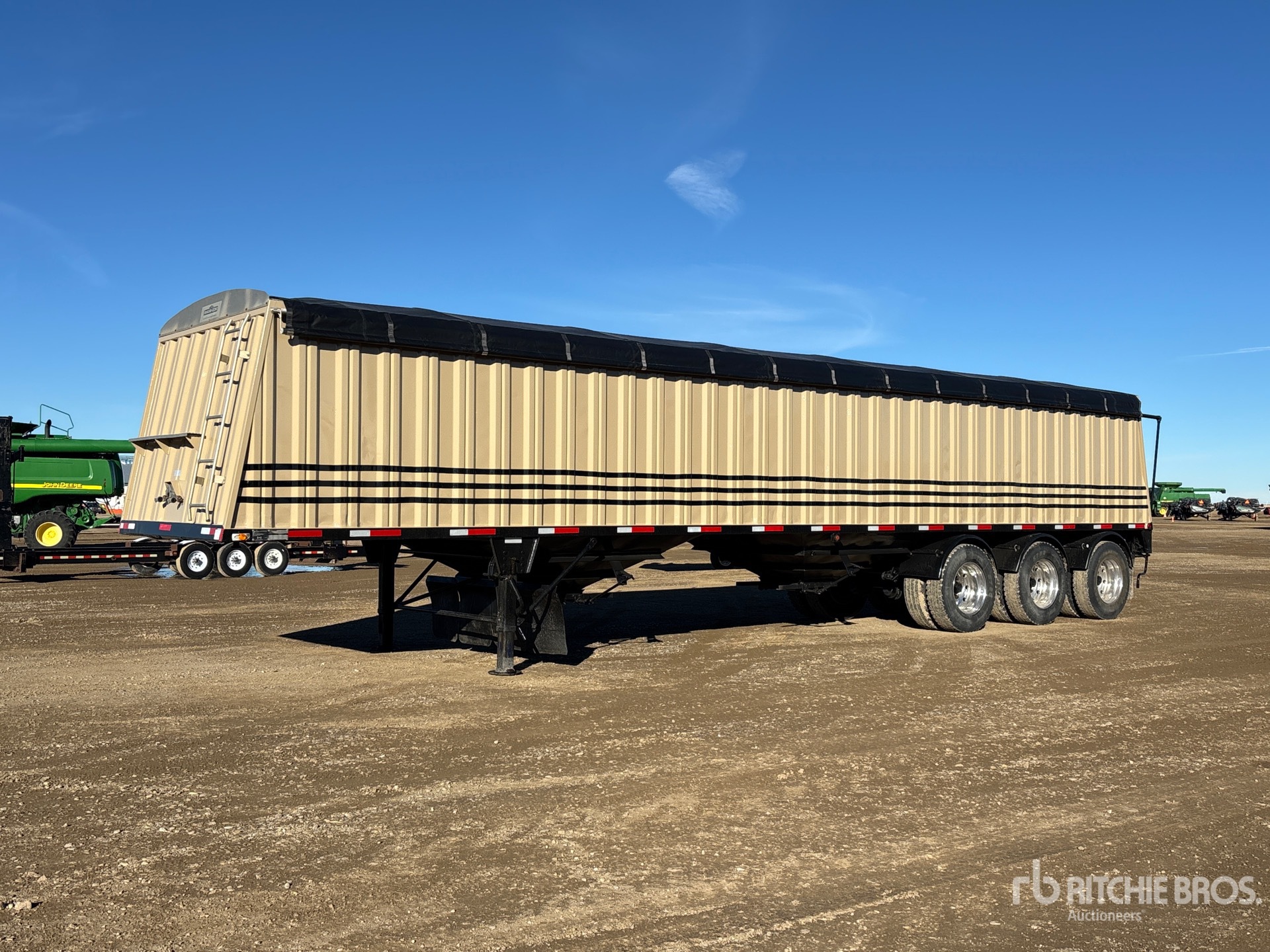 General Appearance with Image, coin avant gauche