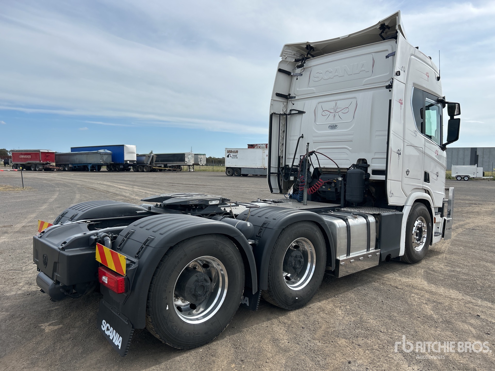 General Appearance with Picture, Left Rear Corner