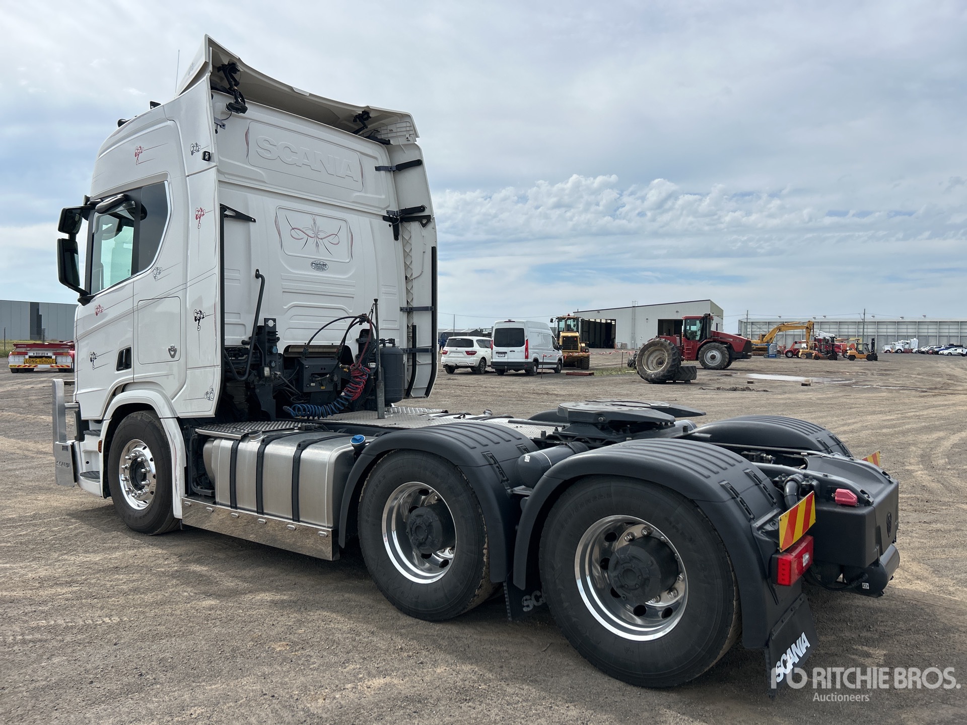 General Appearance with Picture, Right Rear Corner