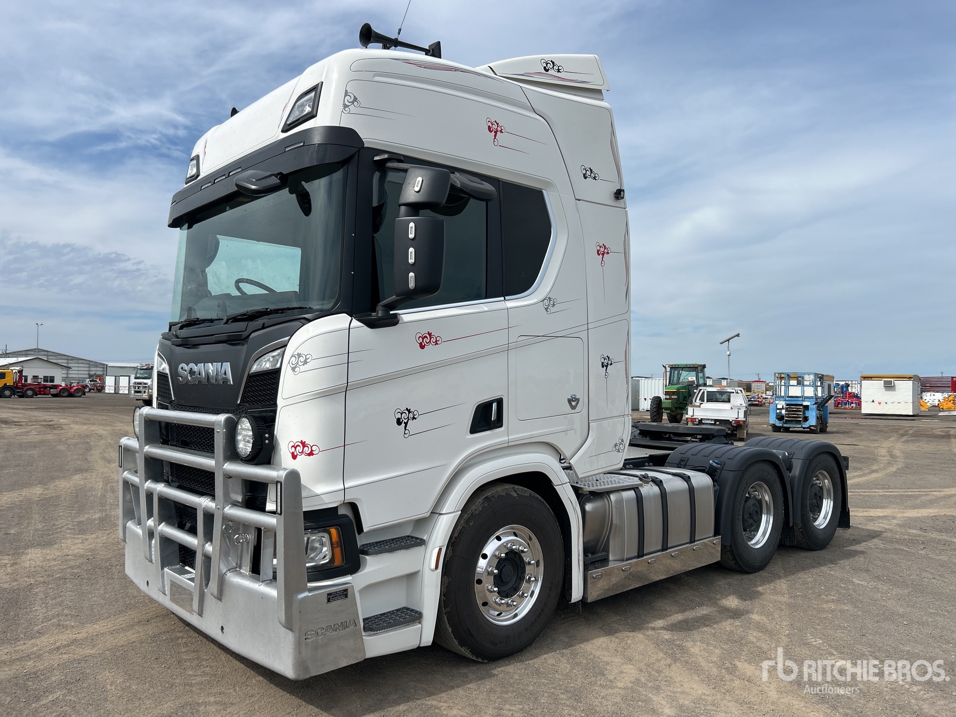 General Appearance with Picture, Right Front Corner