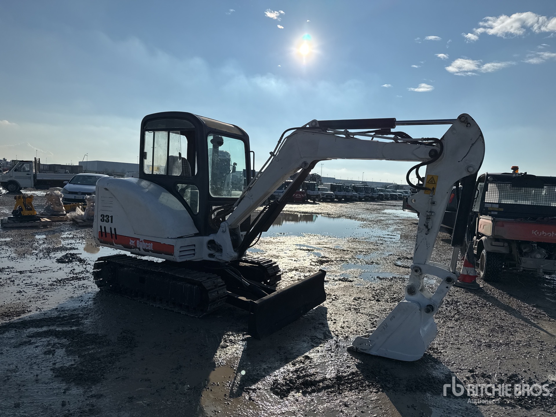 General Appearance with Picture, Right Front Corner