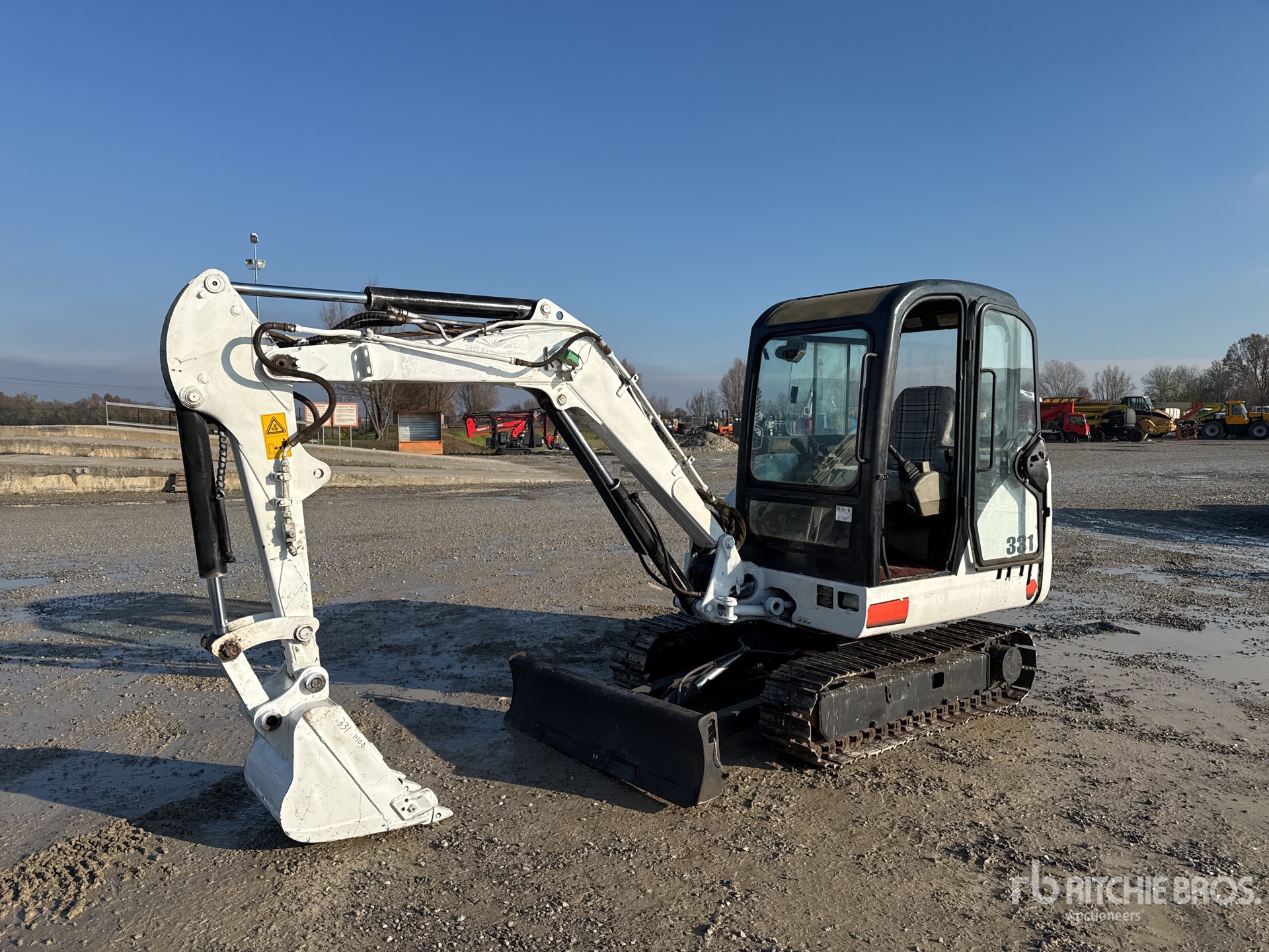 General Appearance with Picture, Left Front Corner