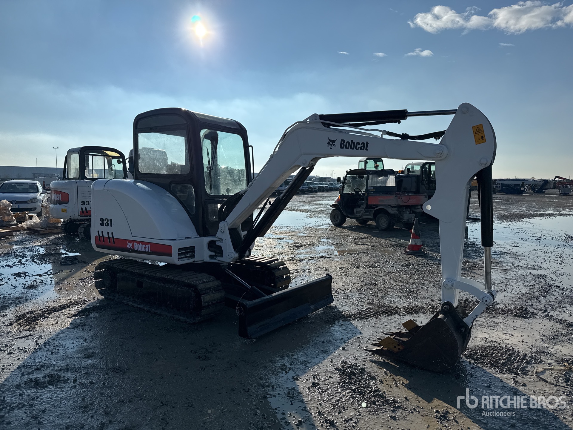 General Appearance with Picture, Right Front Corner