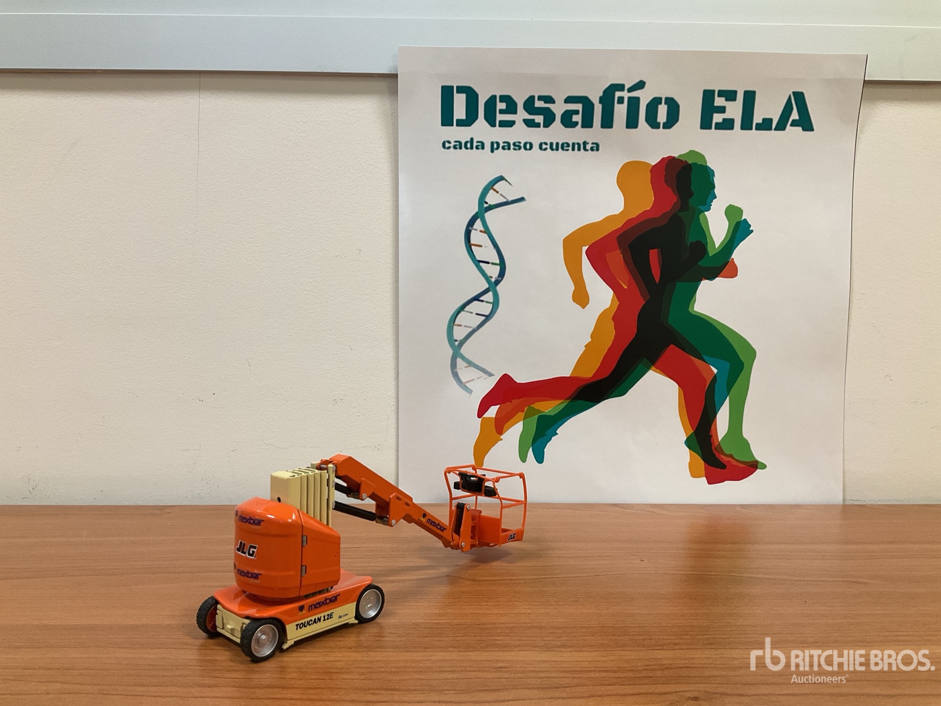 General Appearance with Foto, angolo anteriore sinistro