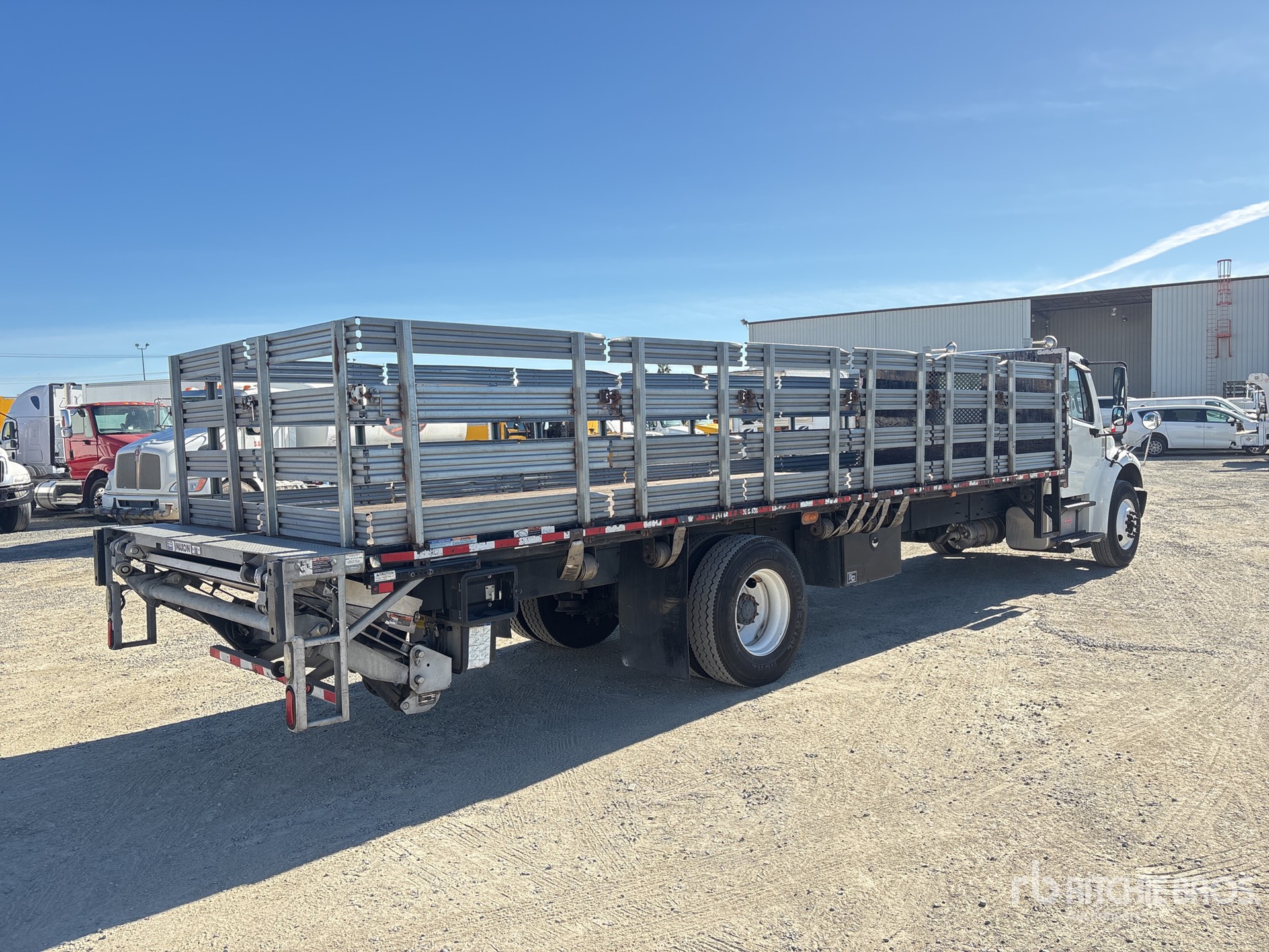 General Appearance with Bild, Ecke hinten rechts