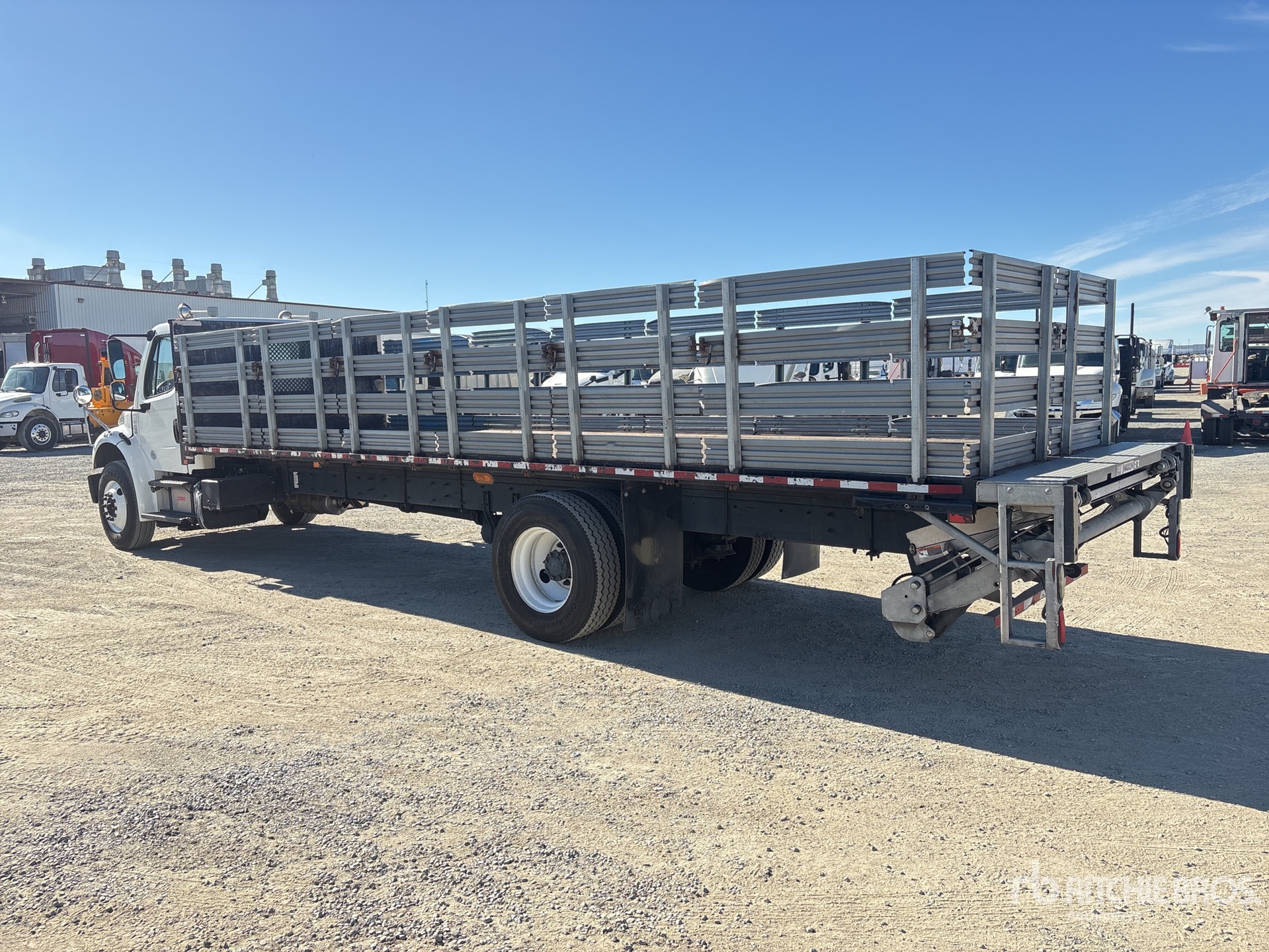 General Appearance with Bild, Ecke hinten links