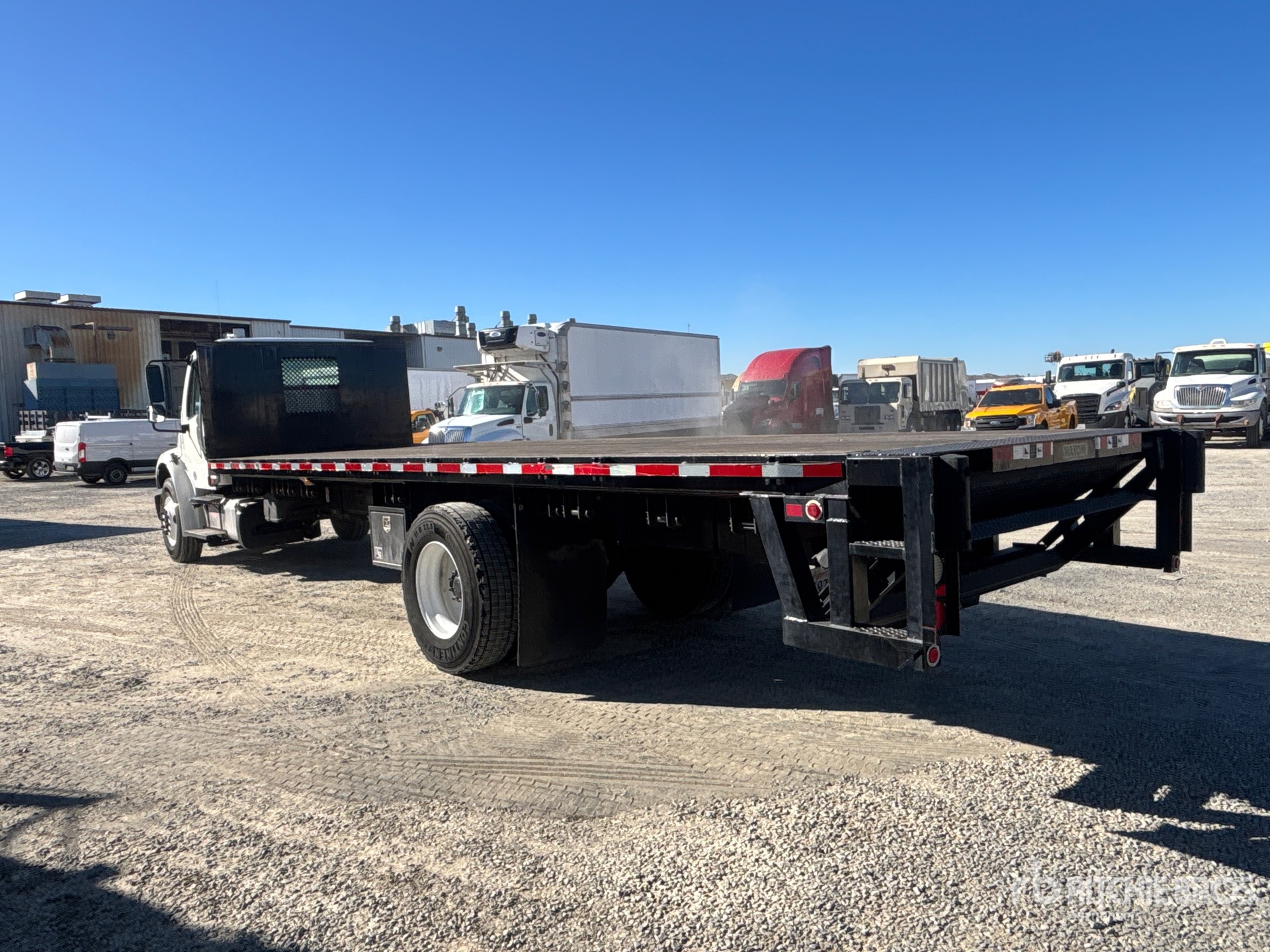 General Appearance with Bild, Ecke hinten links