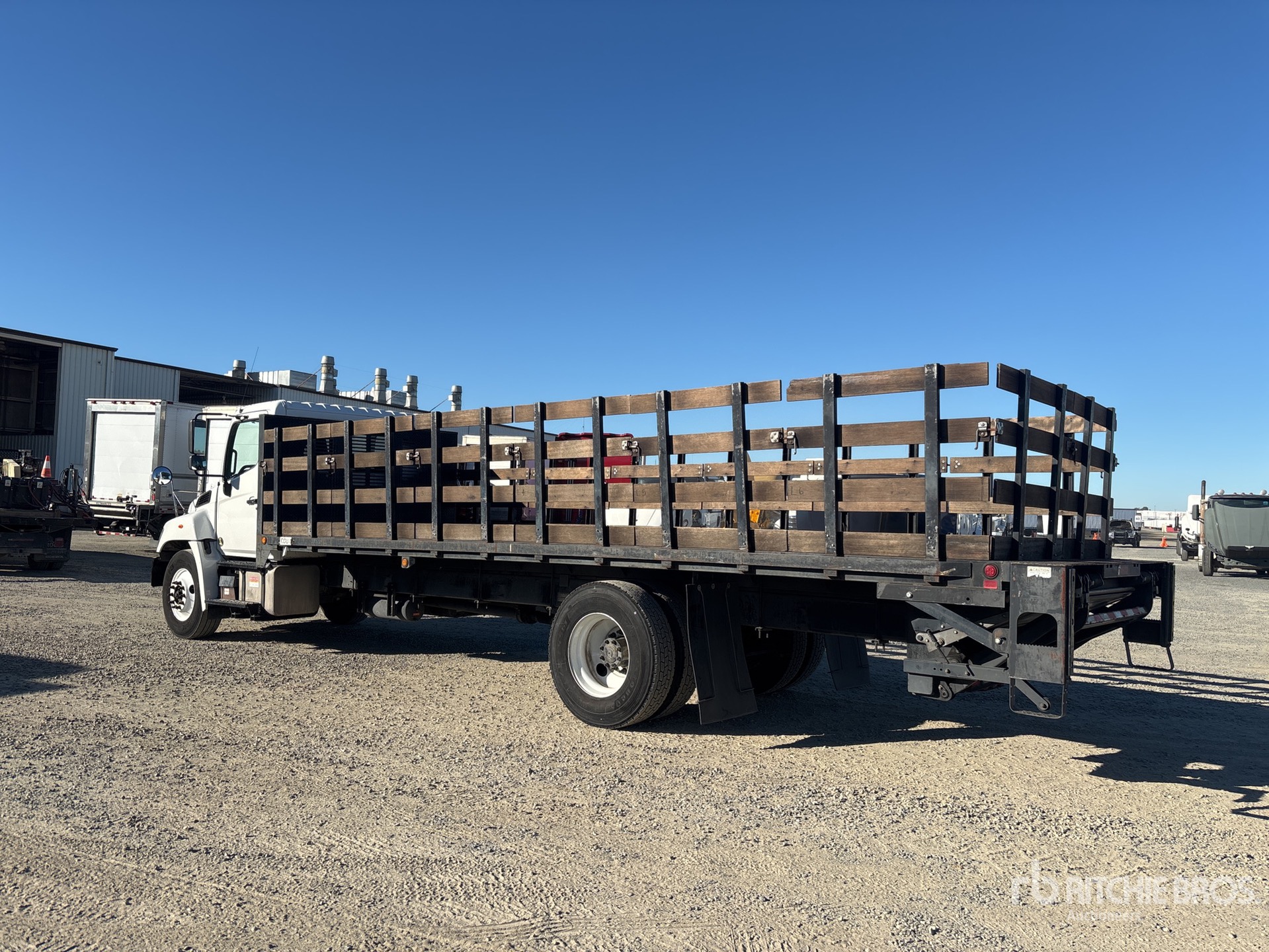 General Appearance with Bild, Ecke hinten links