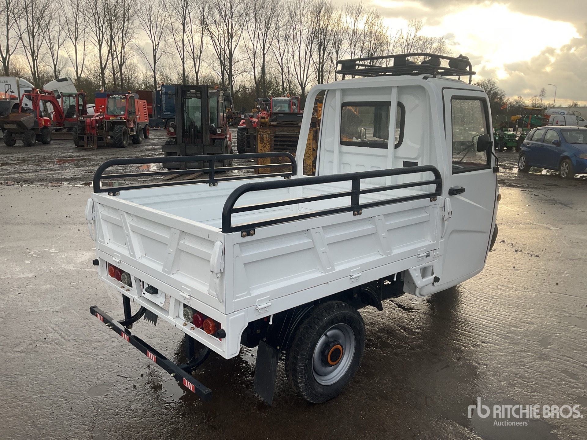 General Appearance with Picture, Right Rear Corner