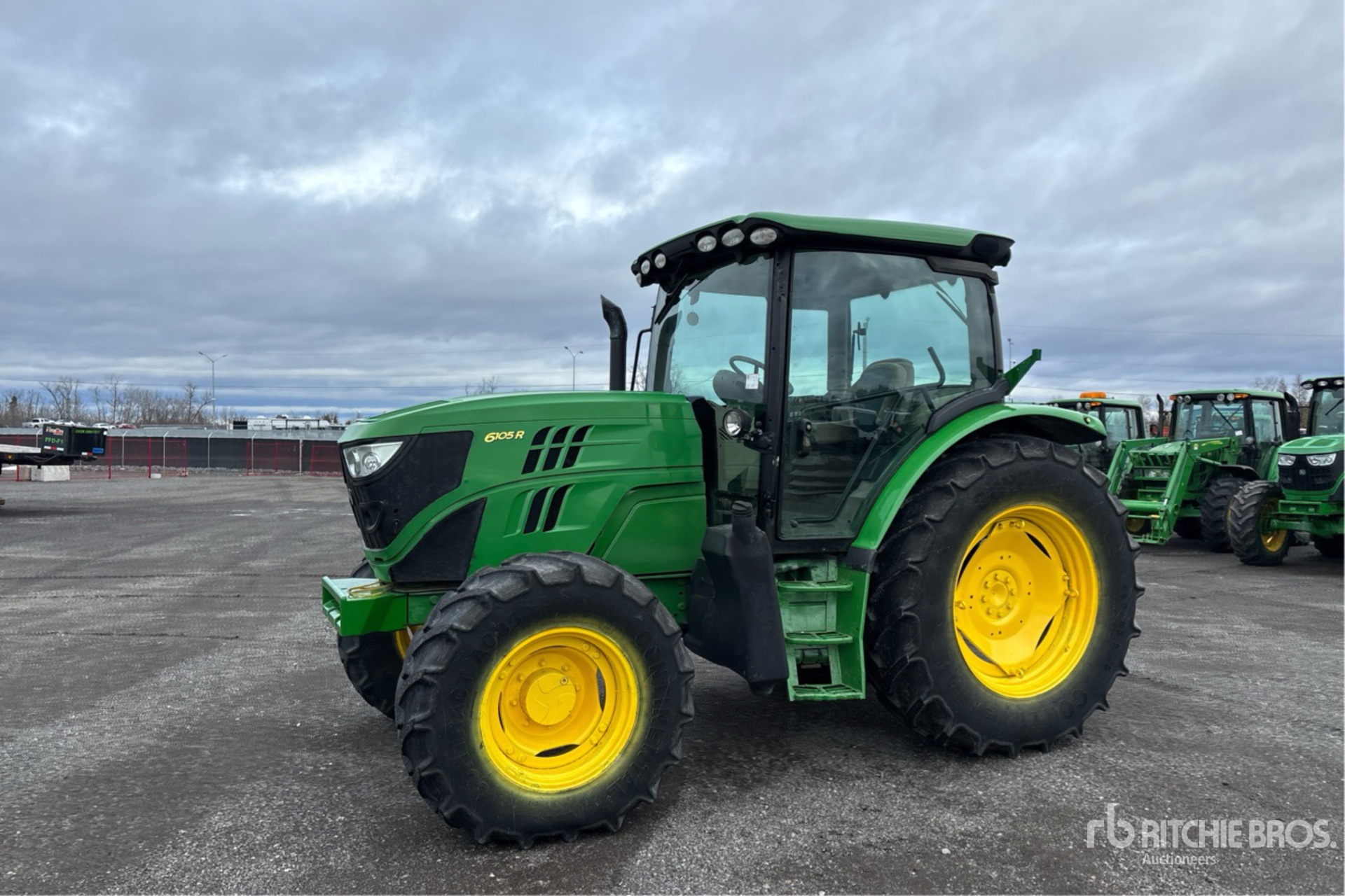 General Appearance with Image, coin avant gauche