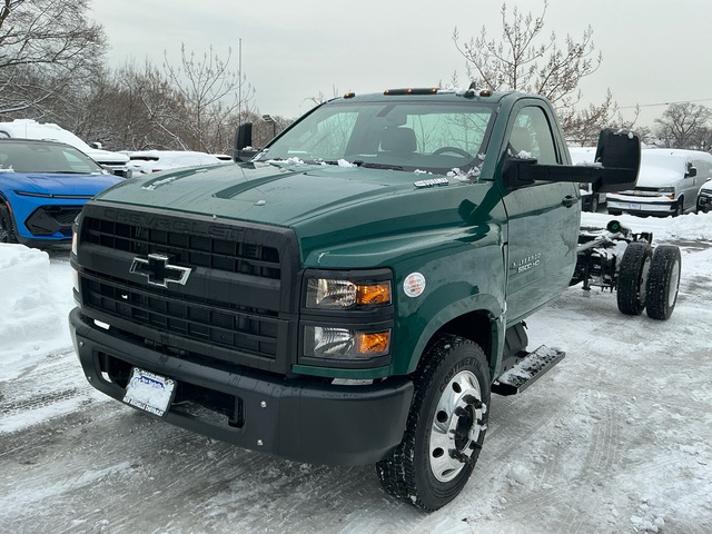 2023 Chevrolet Silverado 5500HD 4x2 Cab and Chassis (Unused)