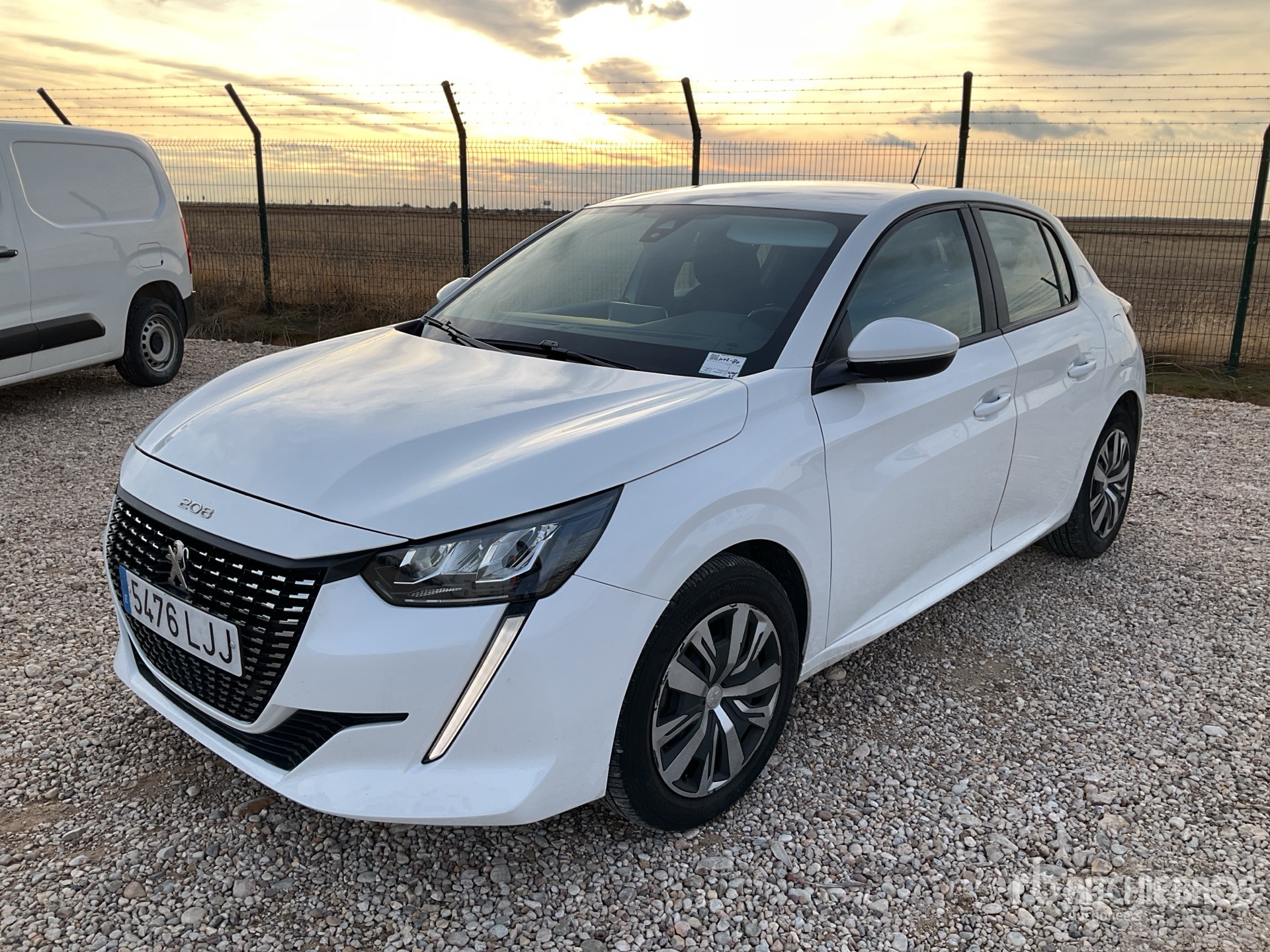 General Appearance with Picture, Left Front Corner