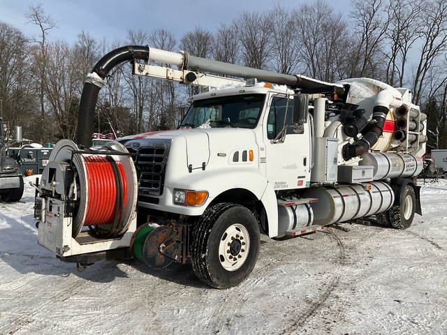2002 Vactor 2110-J6 on 2003 Sterling LT8500 4x2 Vacuum Excavator Truck