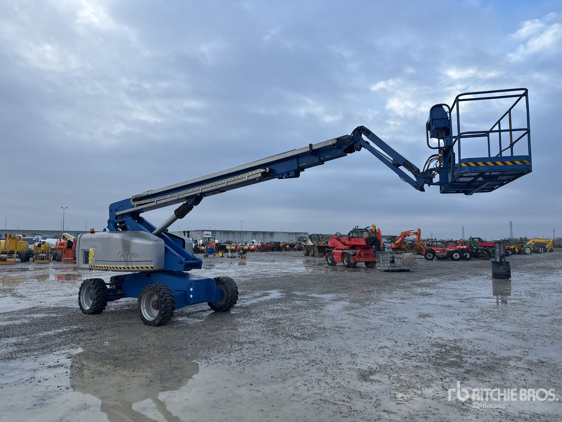 Aspect général with Image, coin avant droit