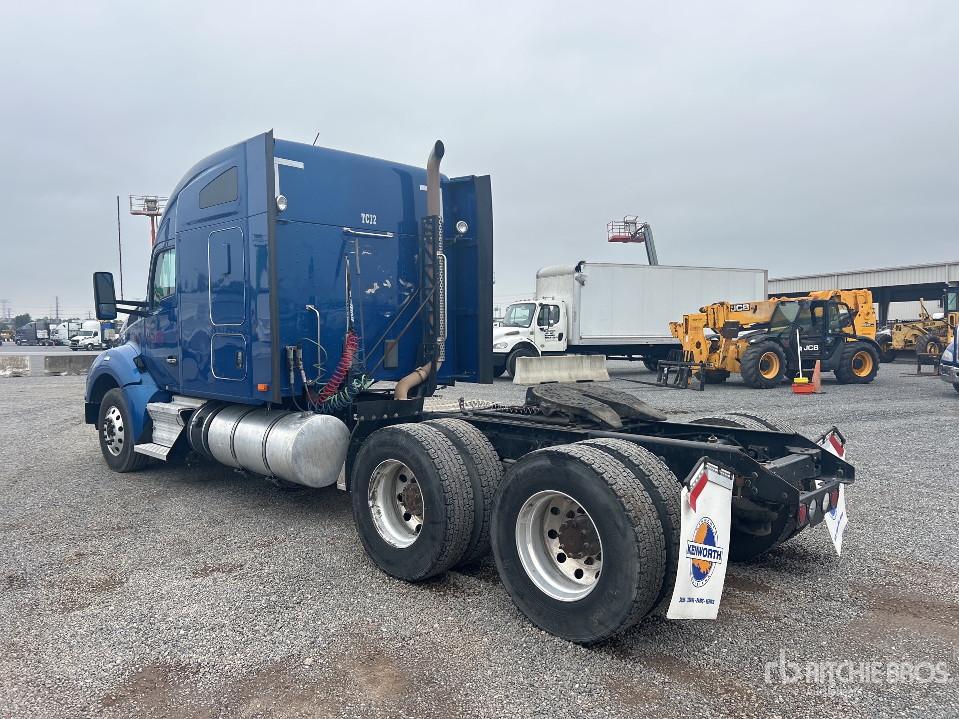 General Appearance with Foto, angolo posteriore sinistro