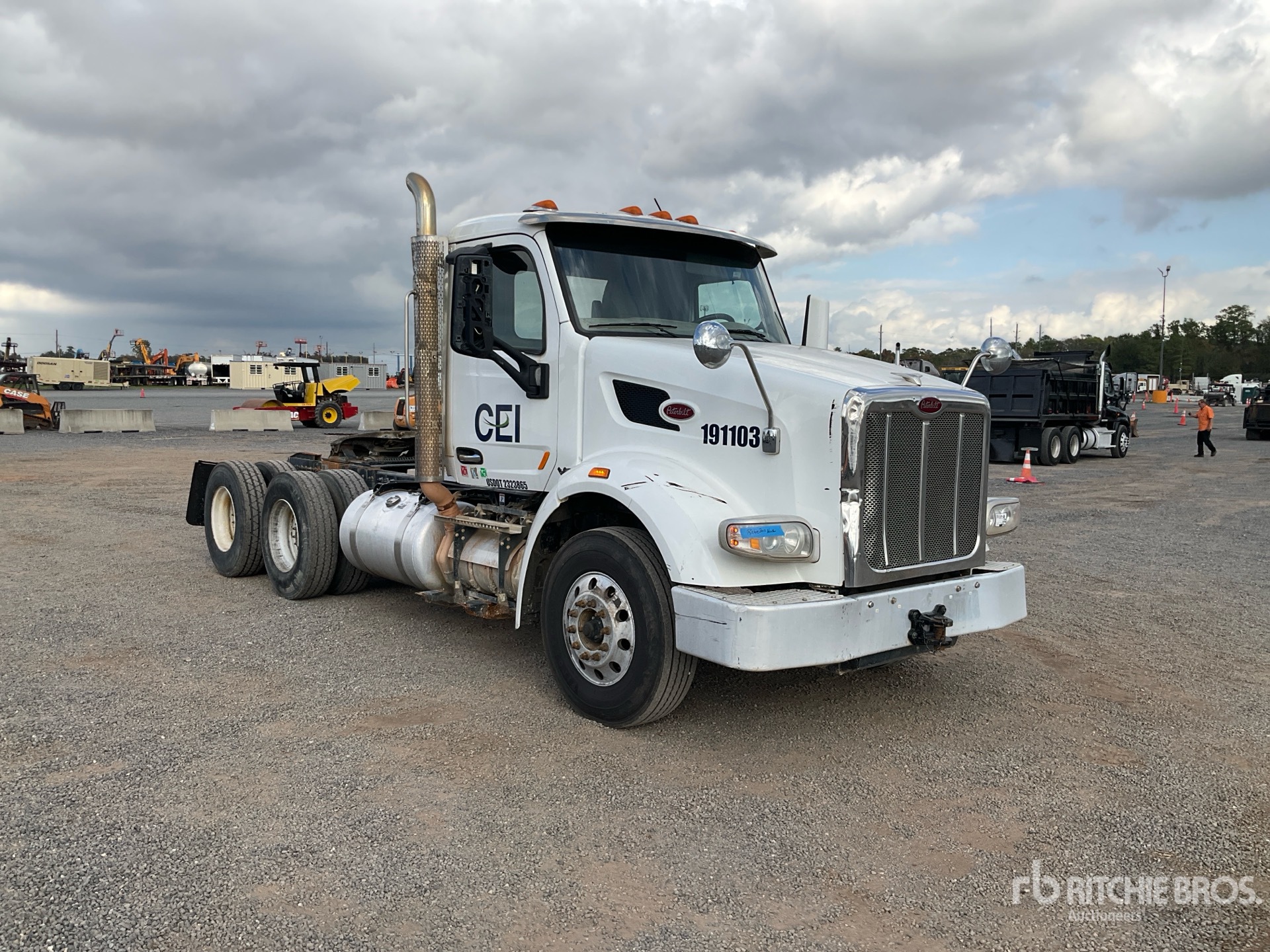 General Appearance with Picture, Right Front Corner