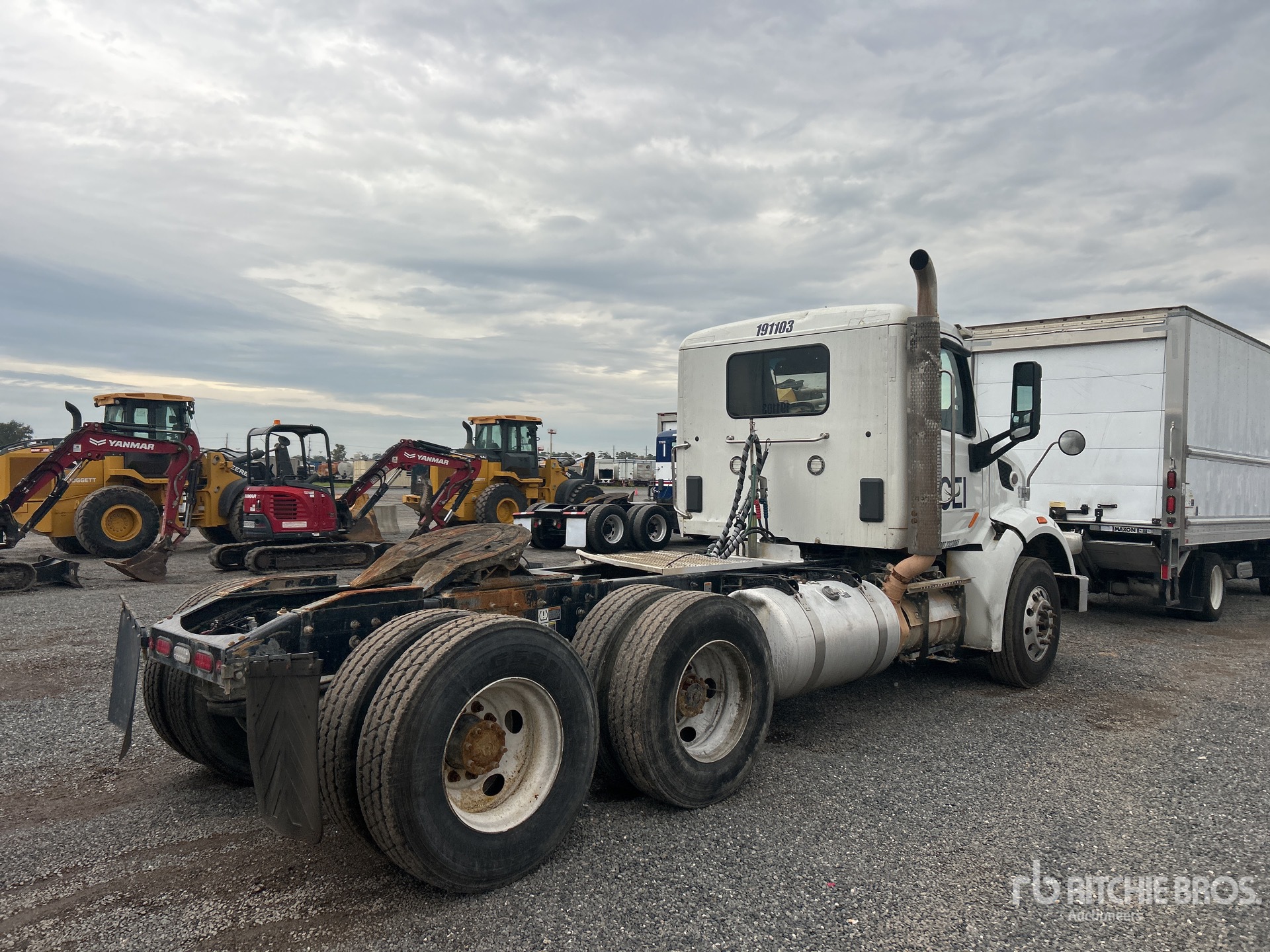 General Appearance with Imagen: esquina trasera derecha