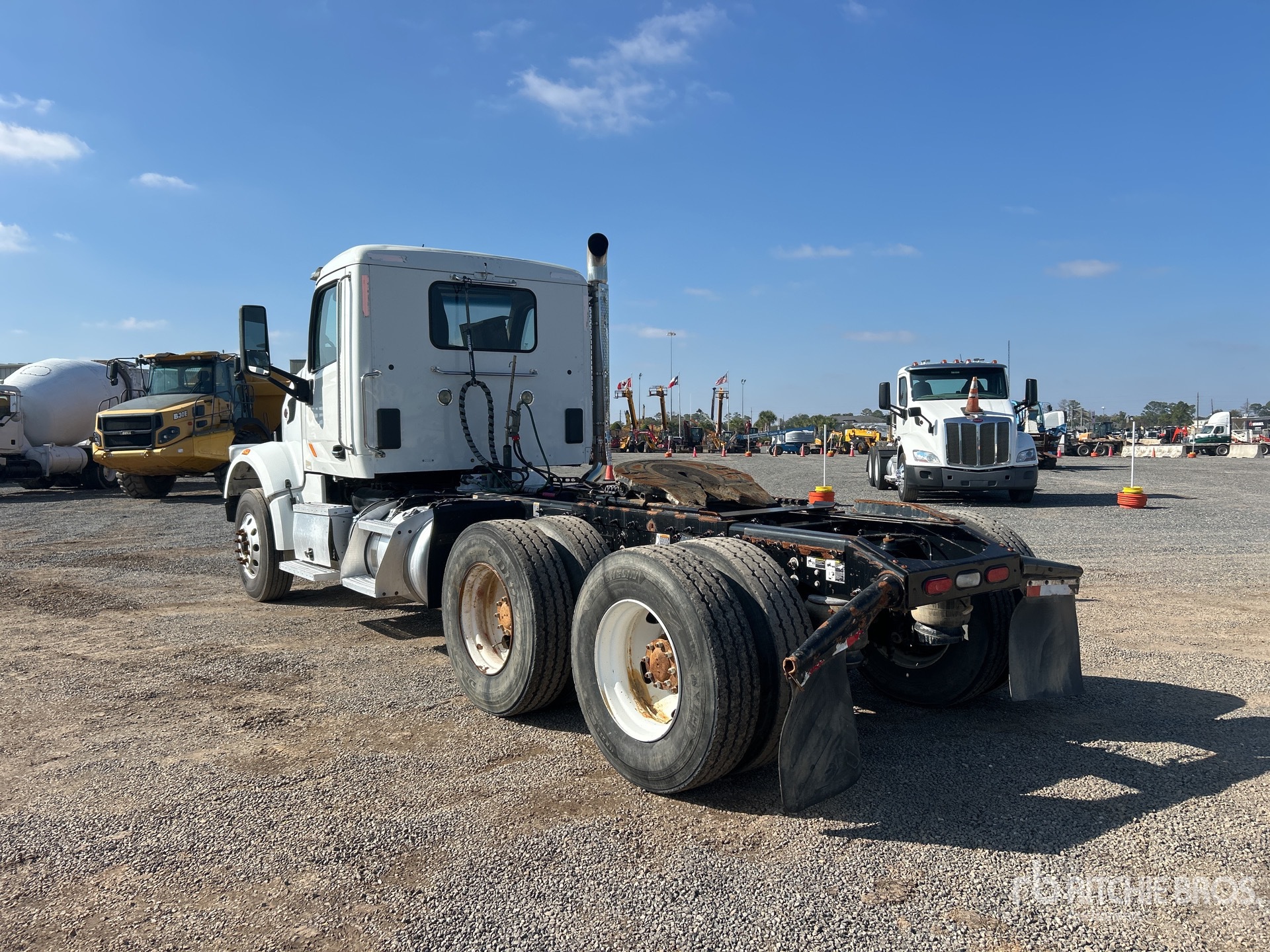 Aspect général with Image, coin arrière gauche