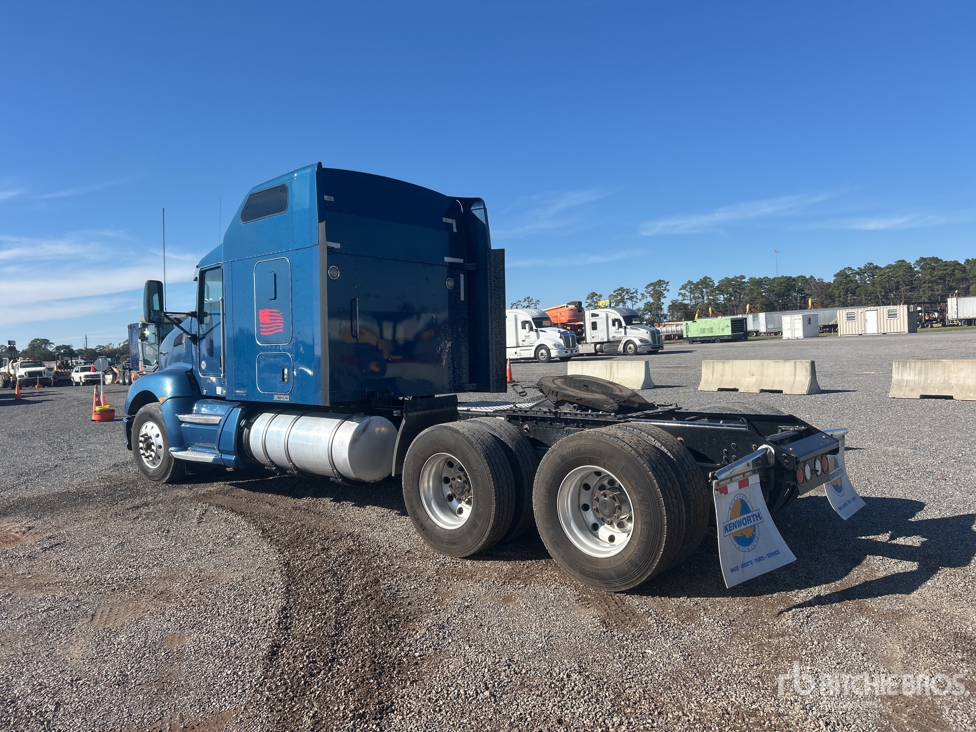 Aspect général with Image, coin arrière gauche