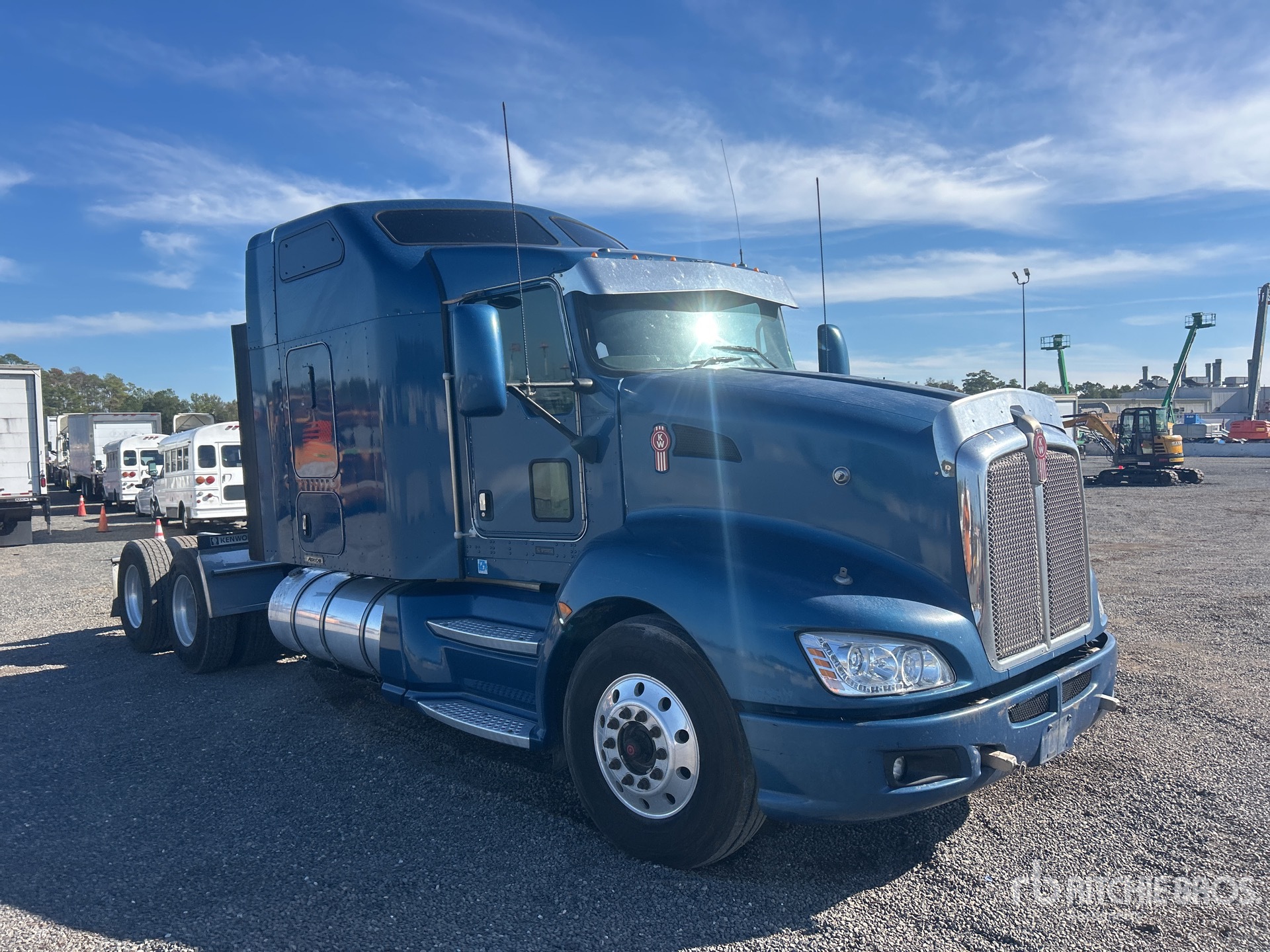 Aspect général with Image, coin avant droit