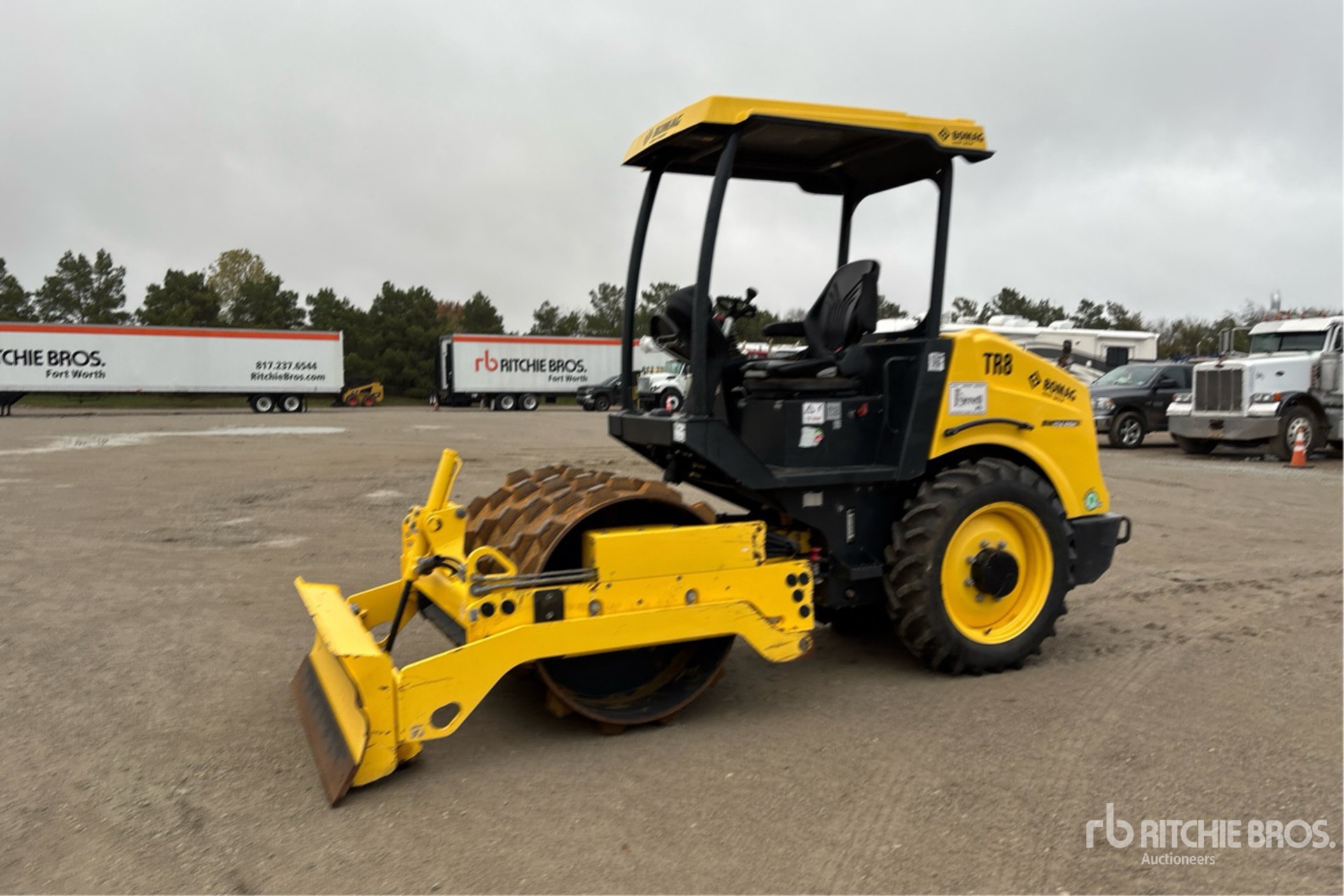 General Appearance with Picture, Left Front Corner