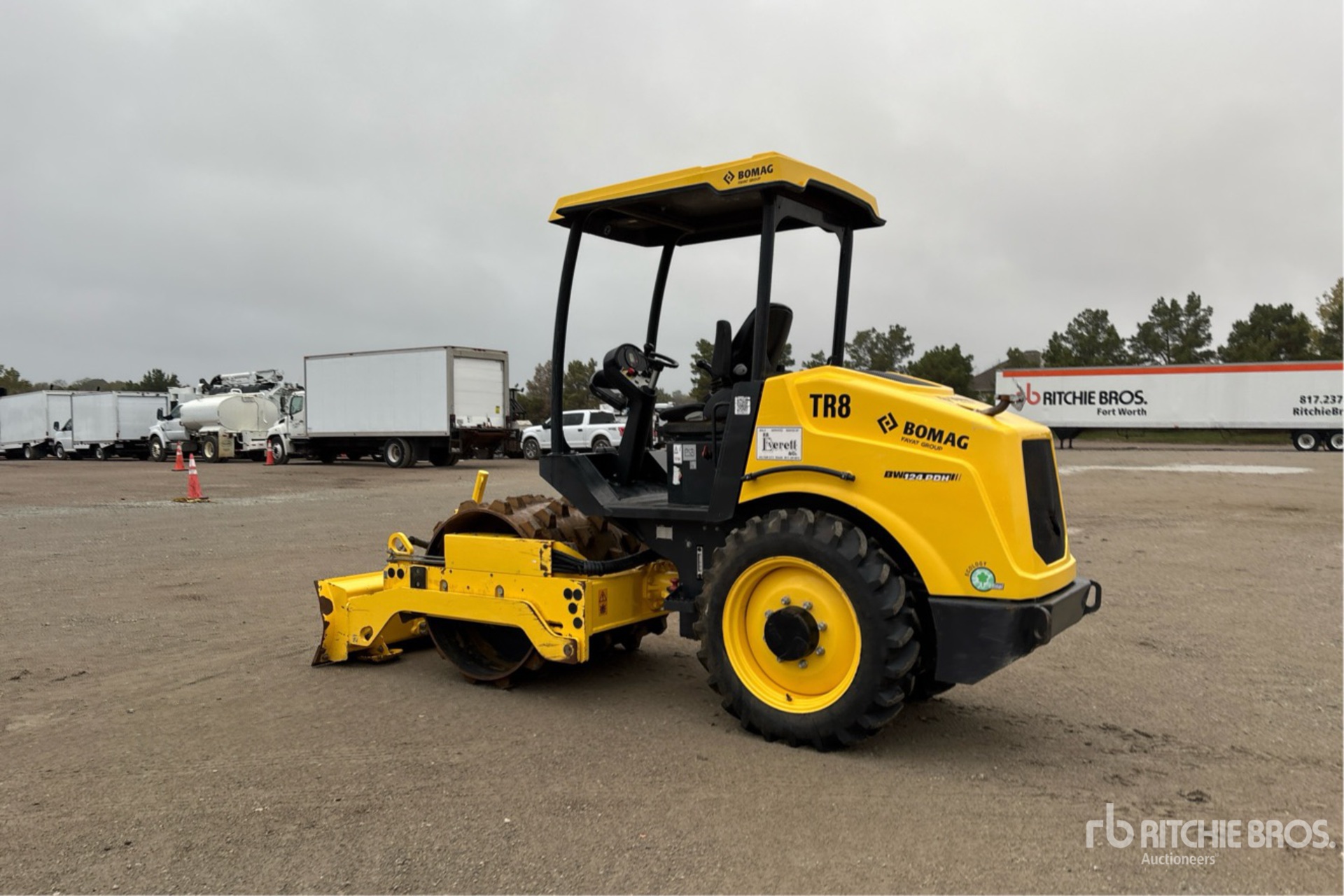 General Appearance with Picture, Left Rear Corner