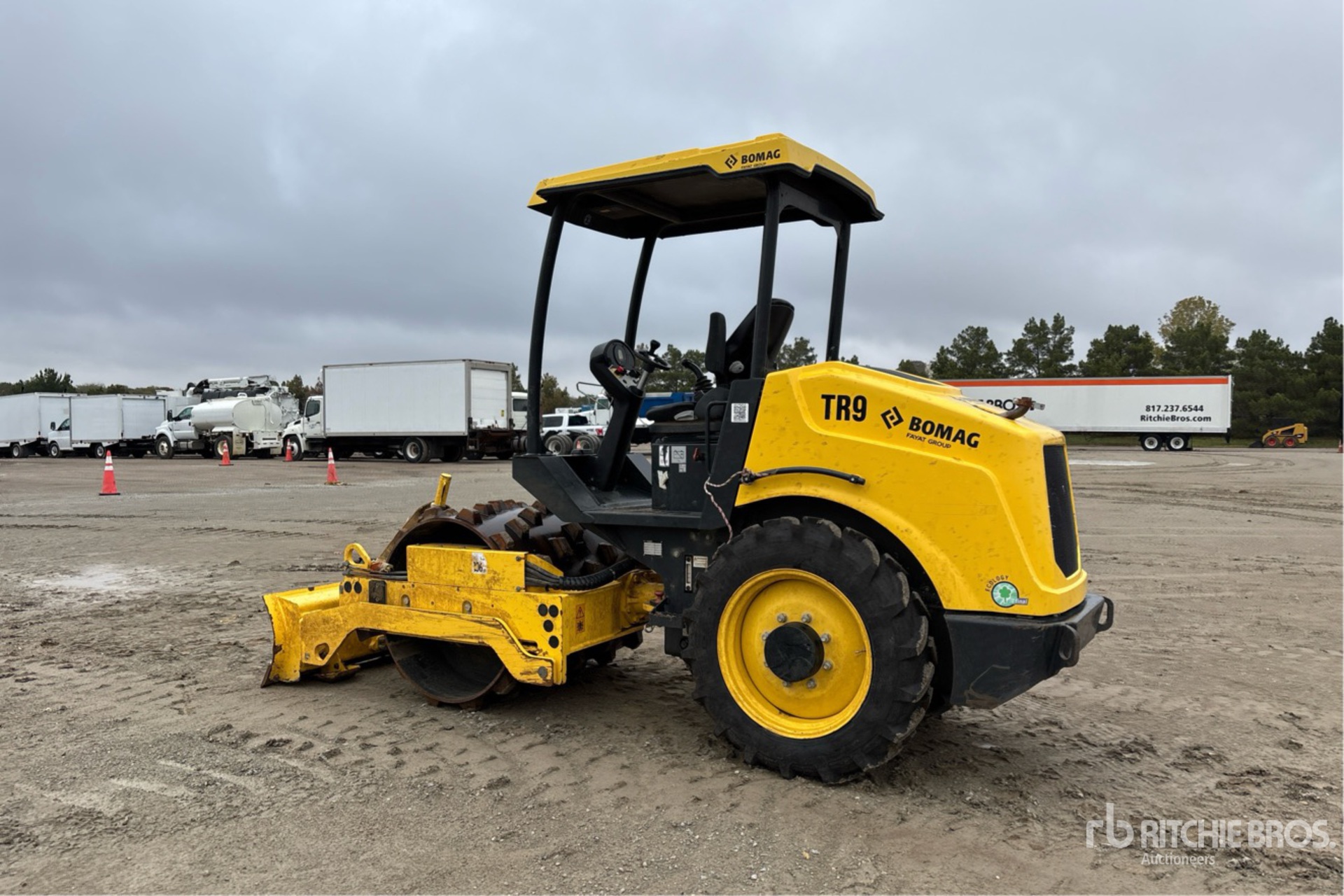 General Appearance with Picture, Left Rear Corner