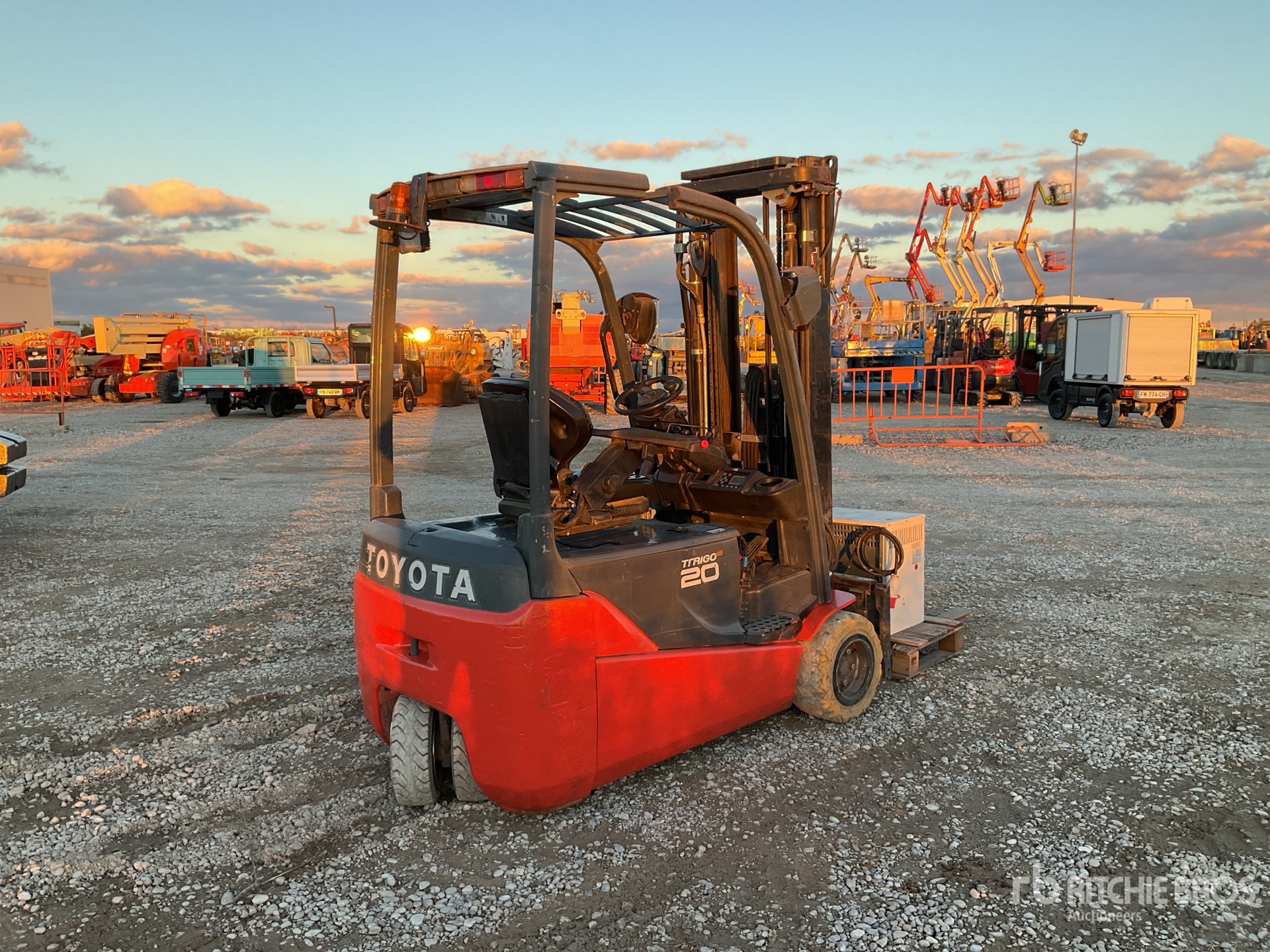 General Appearance with Bild, Ecke hinten rechts