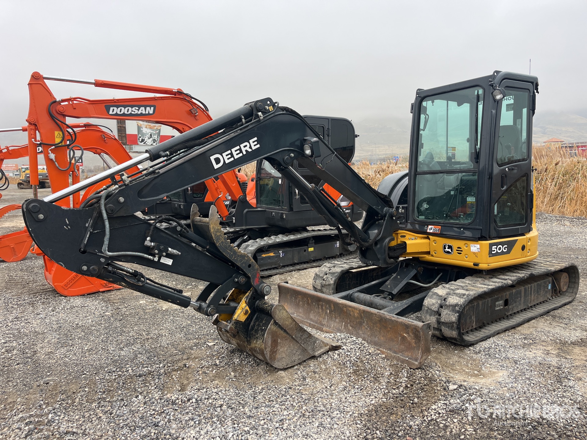 General Appearance with Bild, Ecke vorne links