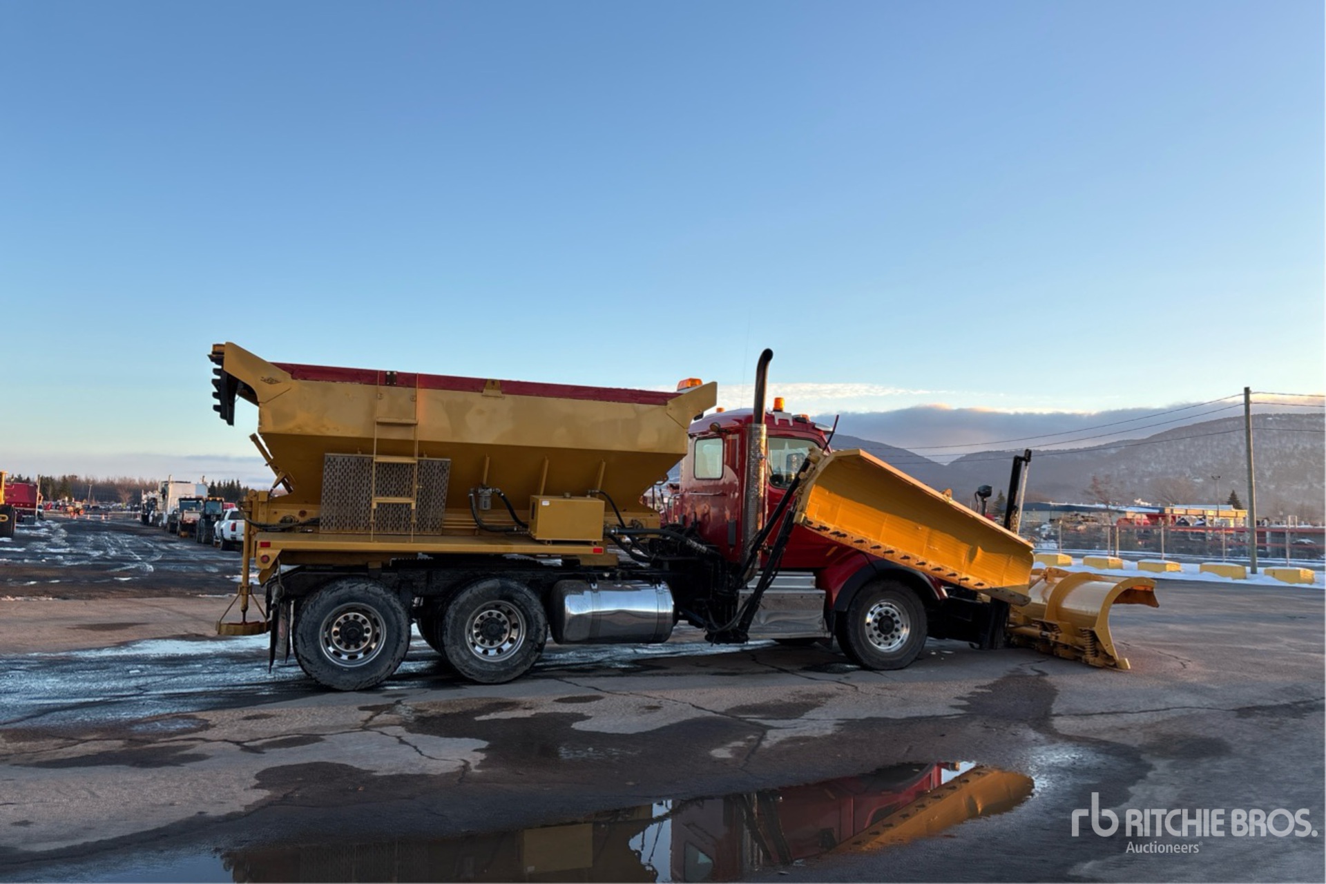 General Appearance with Imagen: esquina trasera derecha