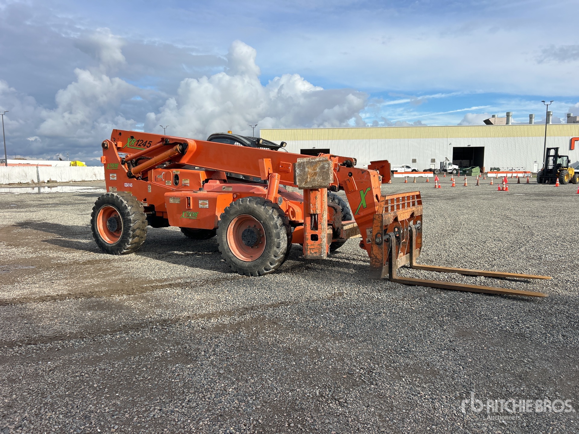 General Appearance with Picture, Right Front Corner