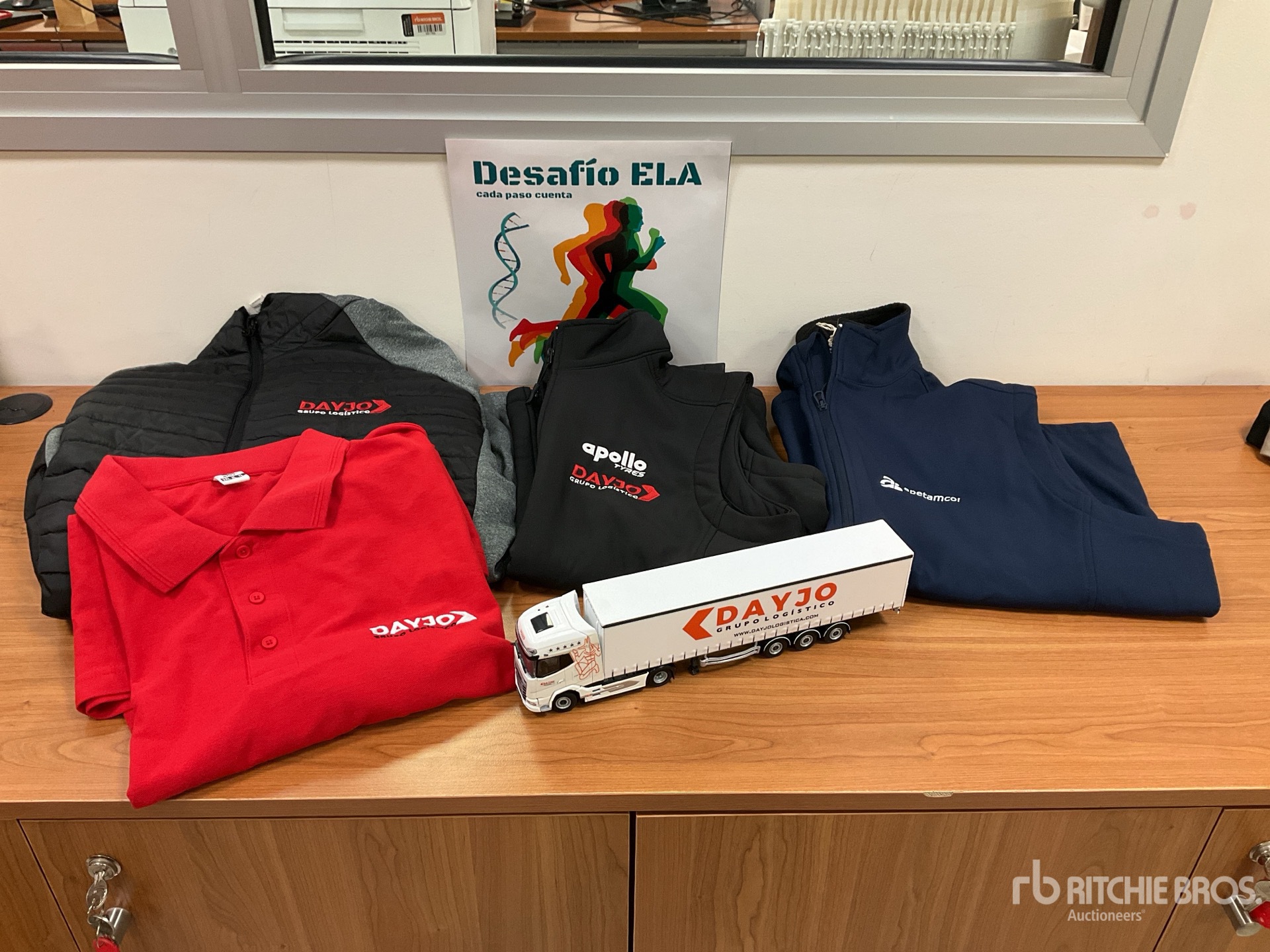 General Appearance with Featured Photo